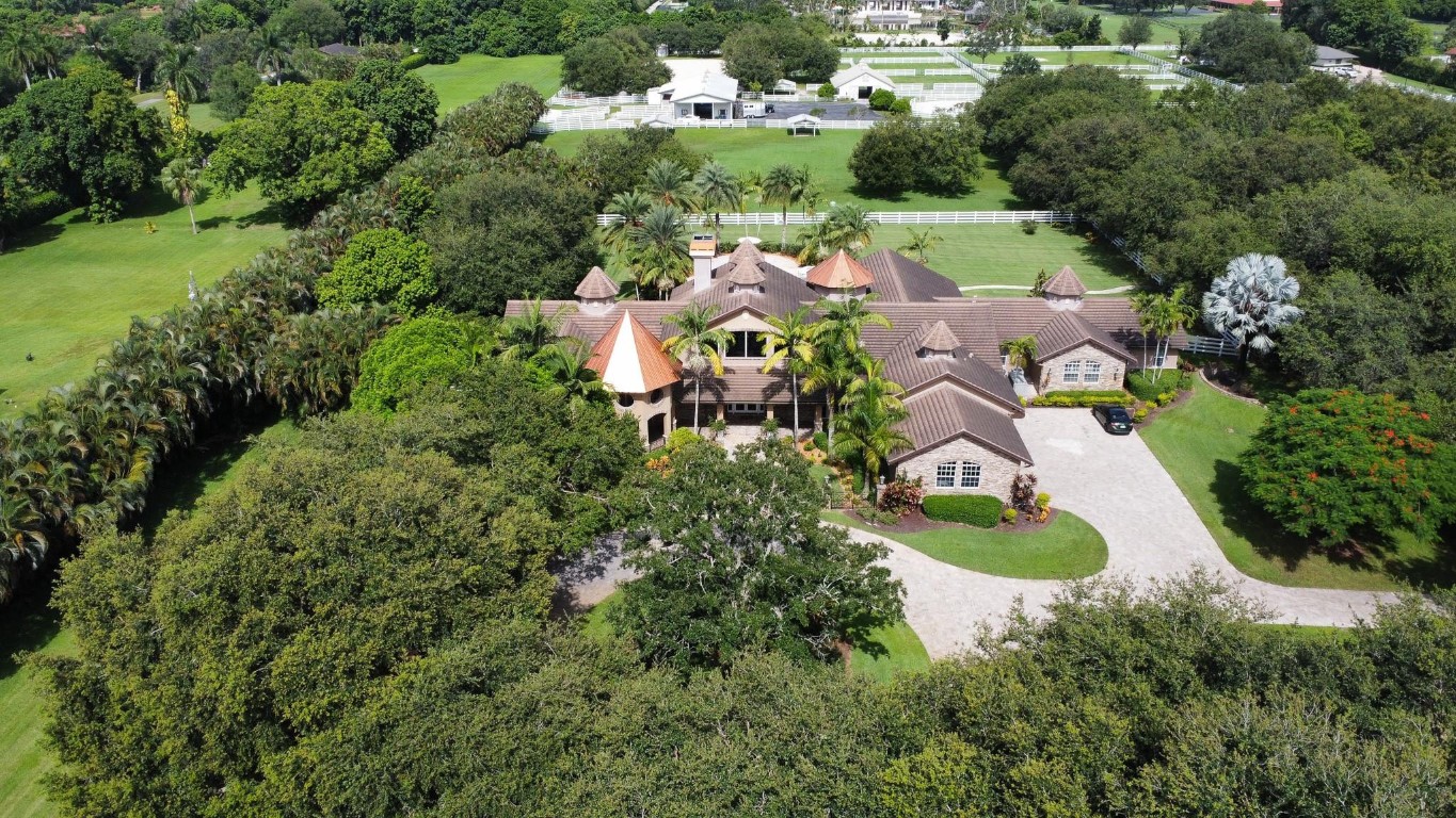 SUNSHINE RANCHES - Residential