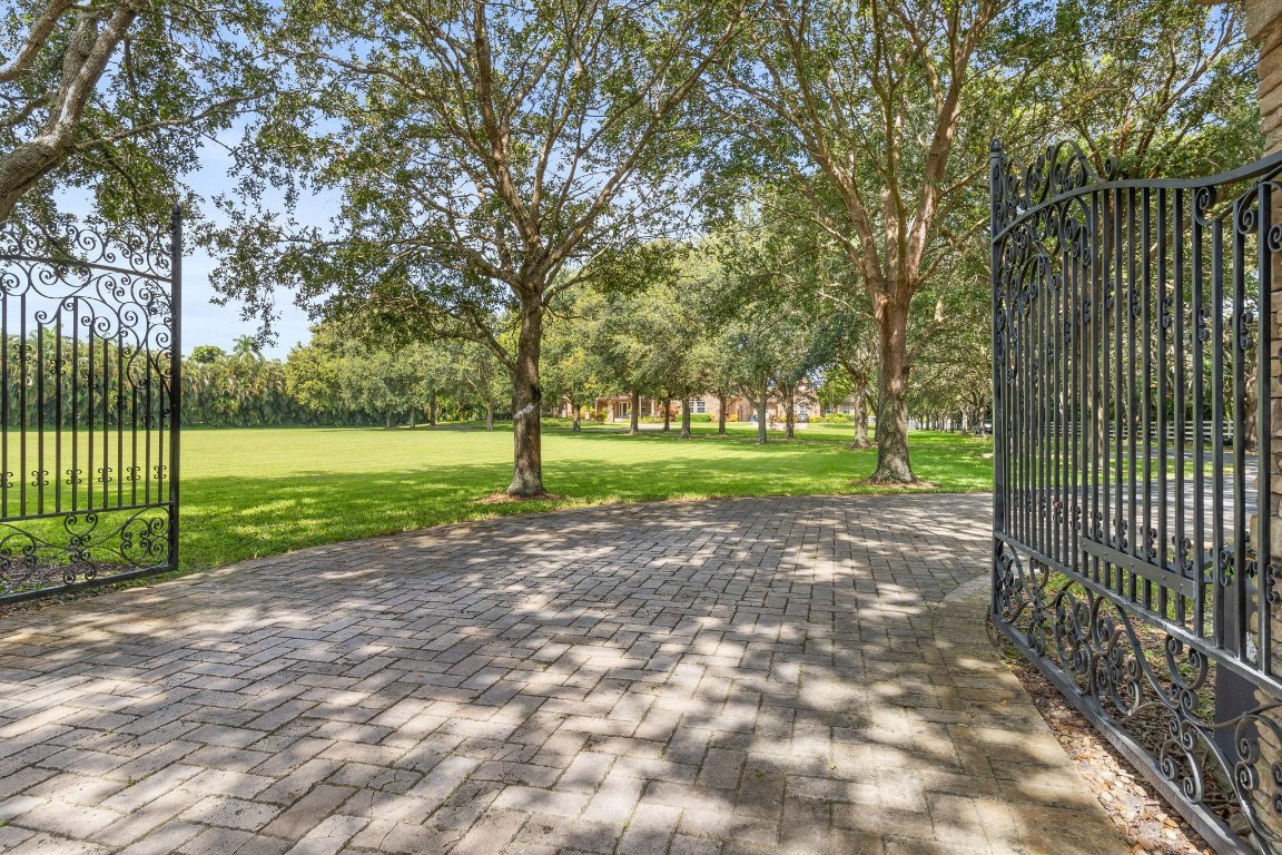 SUNSHINE RANCHES - Residential