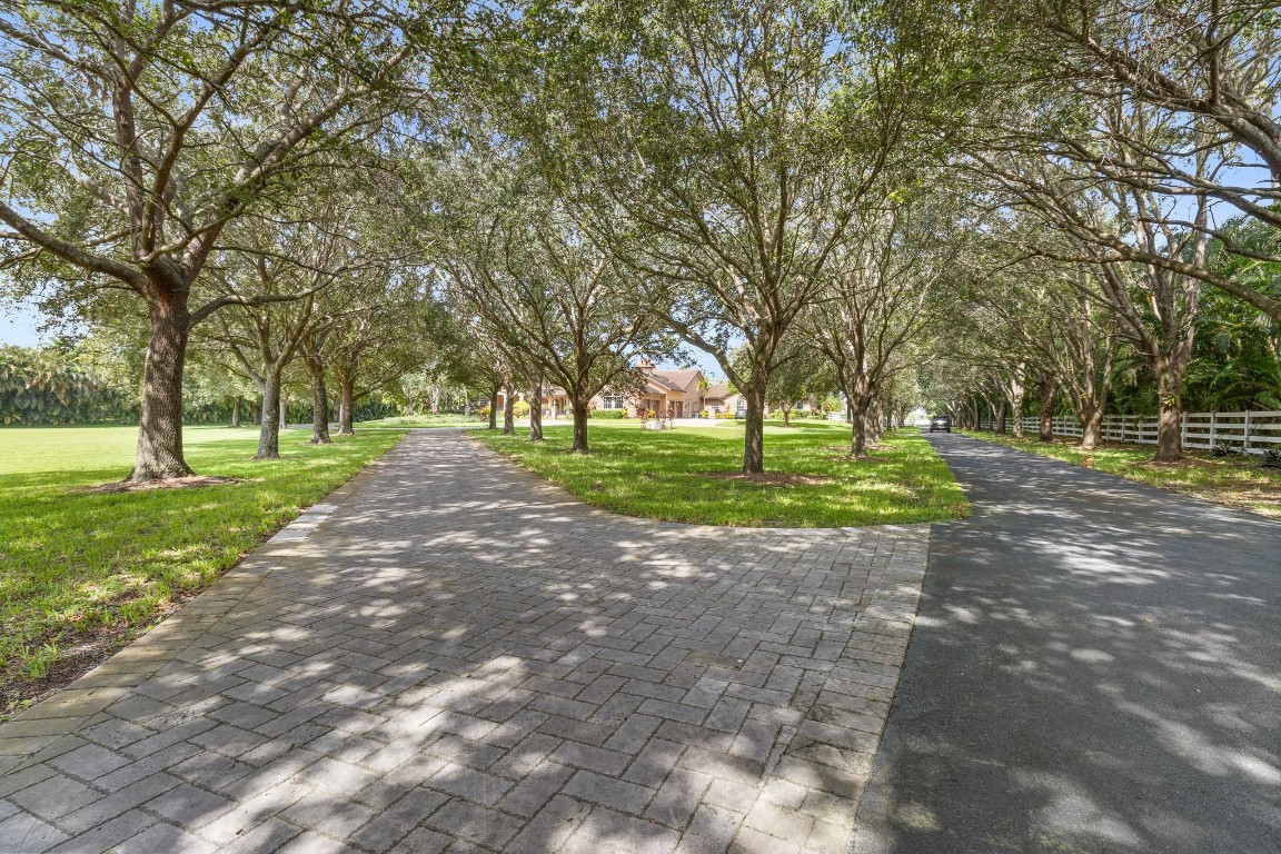 SUNSHINE RANCHES - Residential