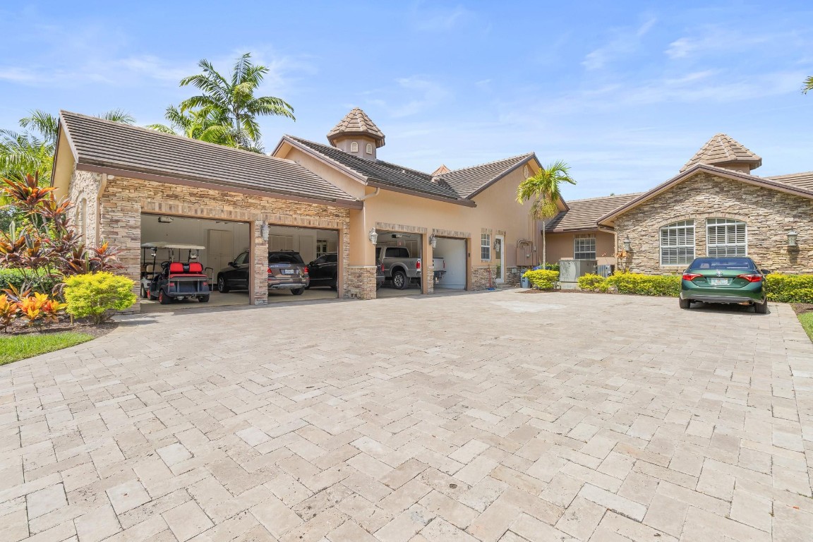 SUNSHINE RANCHES - Residential