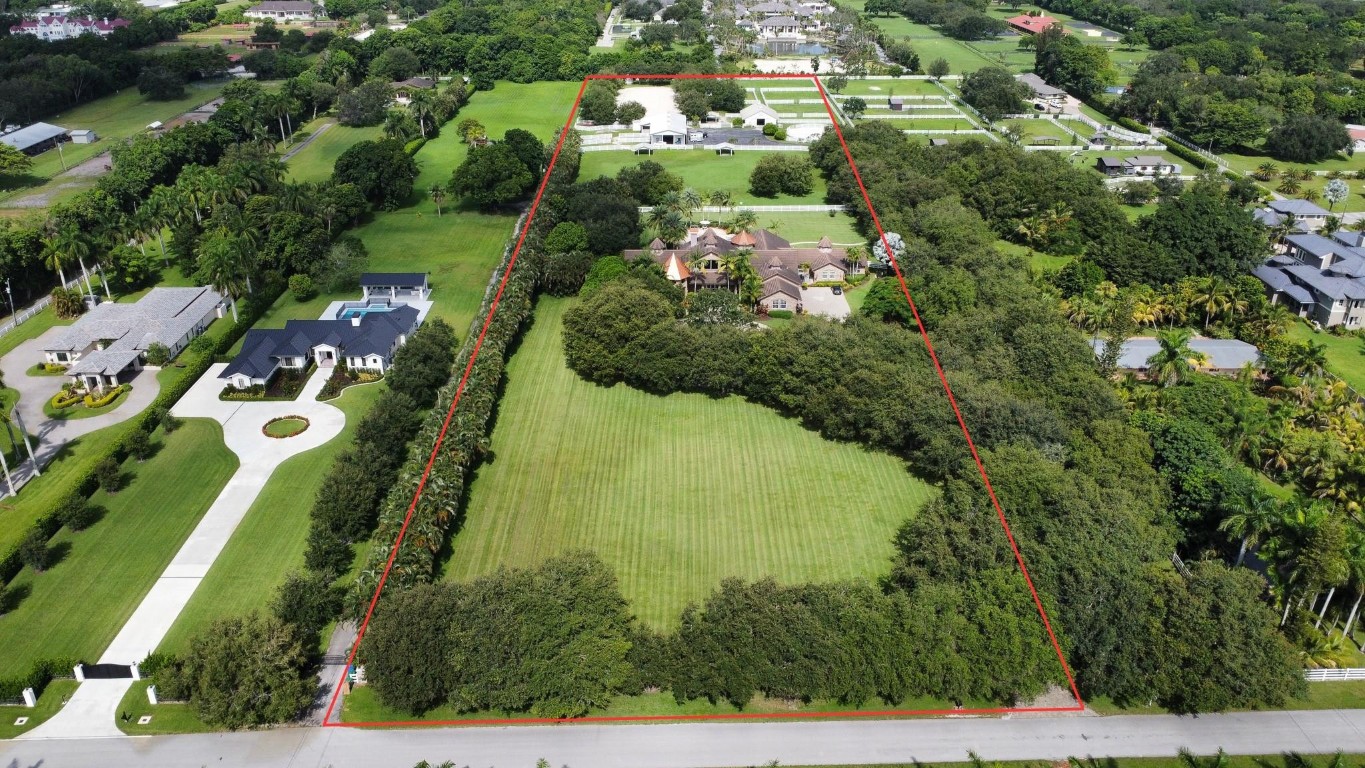 SUNSHINE RANCHES - Residential