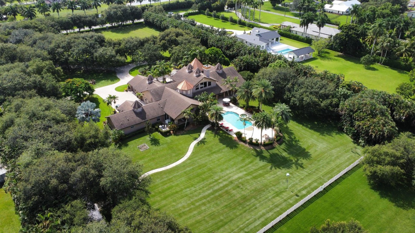 SUNSHINE RANCHES - Residential