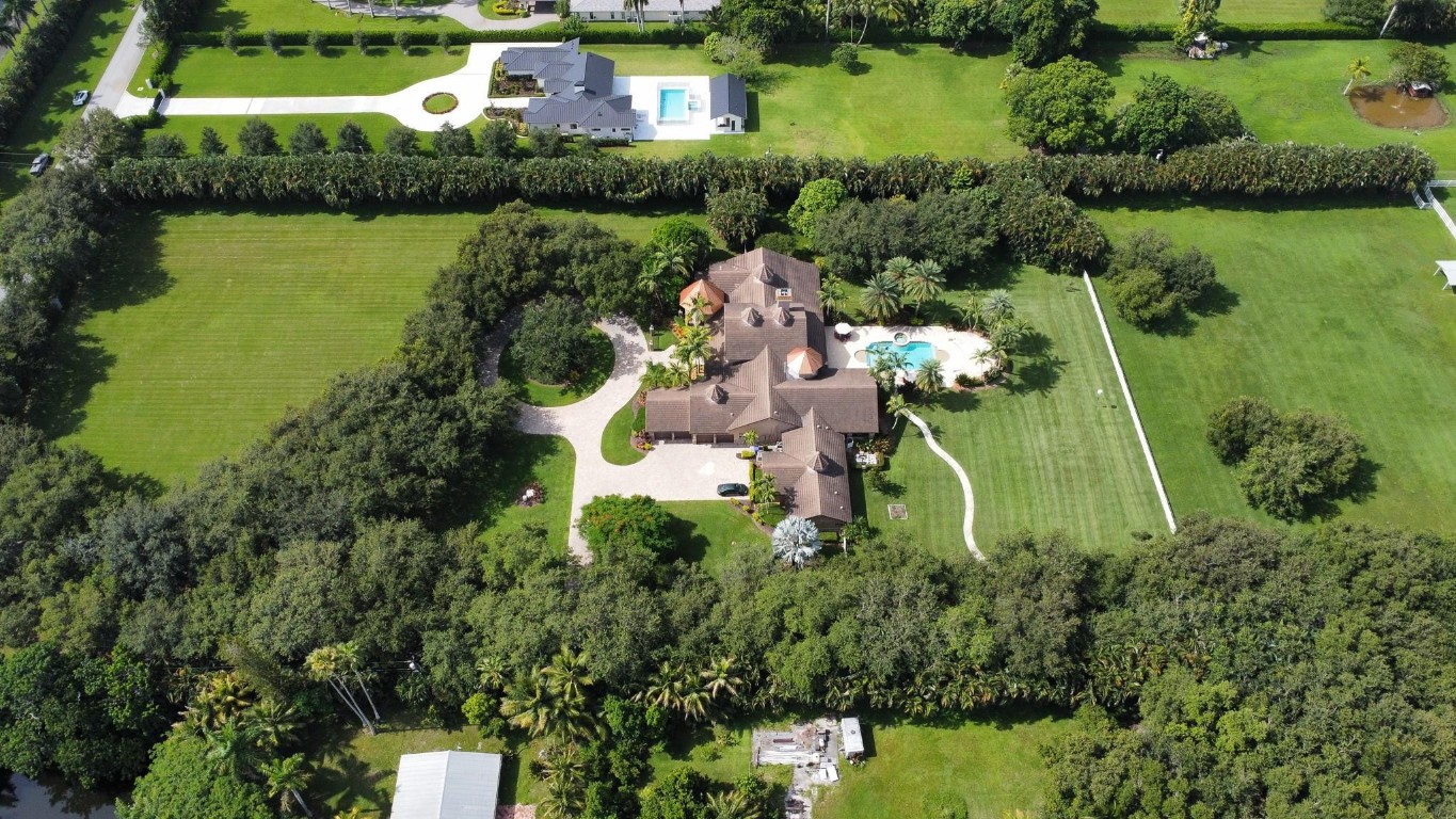 SUNSHINE RANCHES - Residential