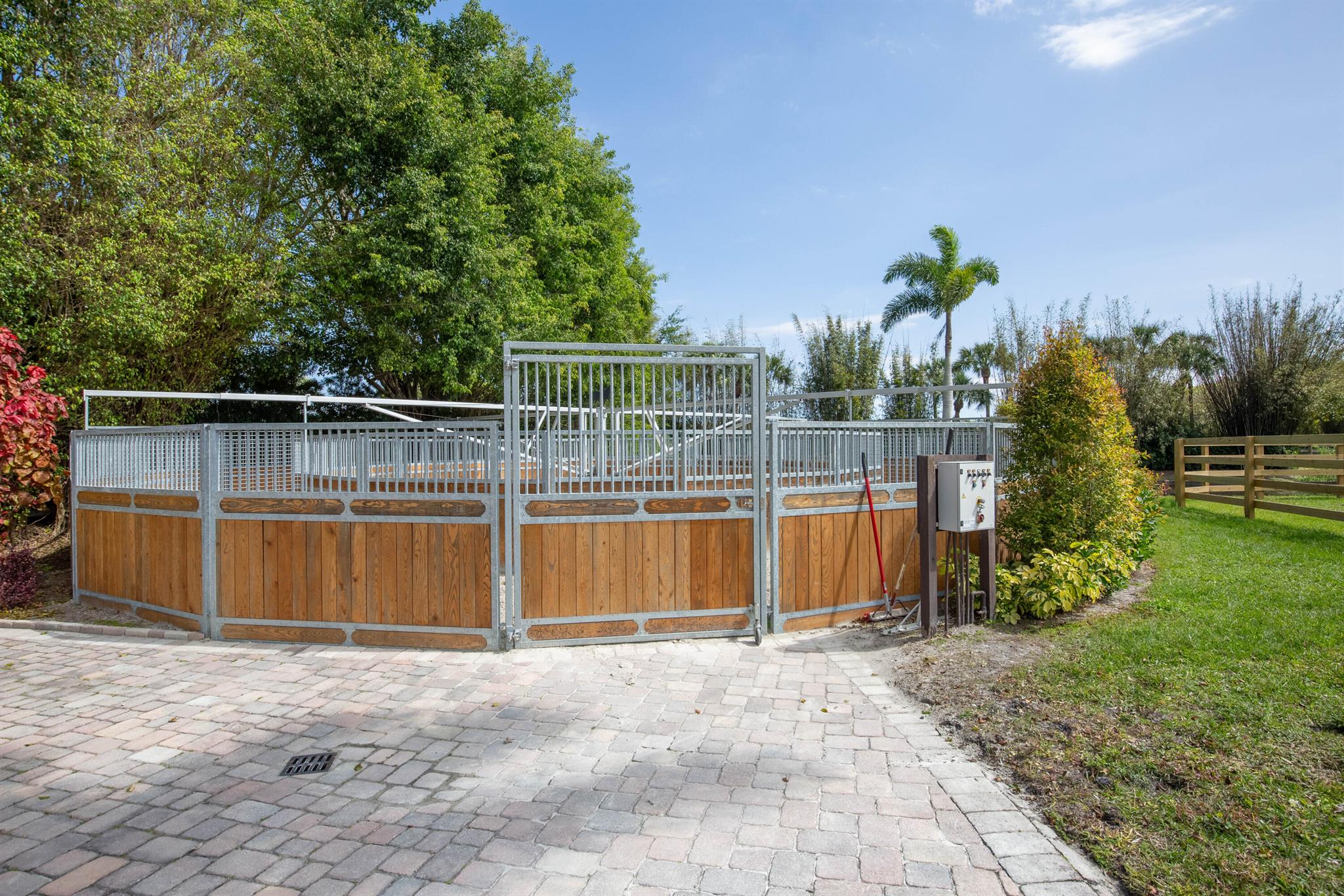 GRAND PRIX FARMS - Residential