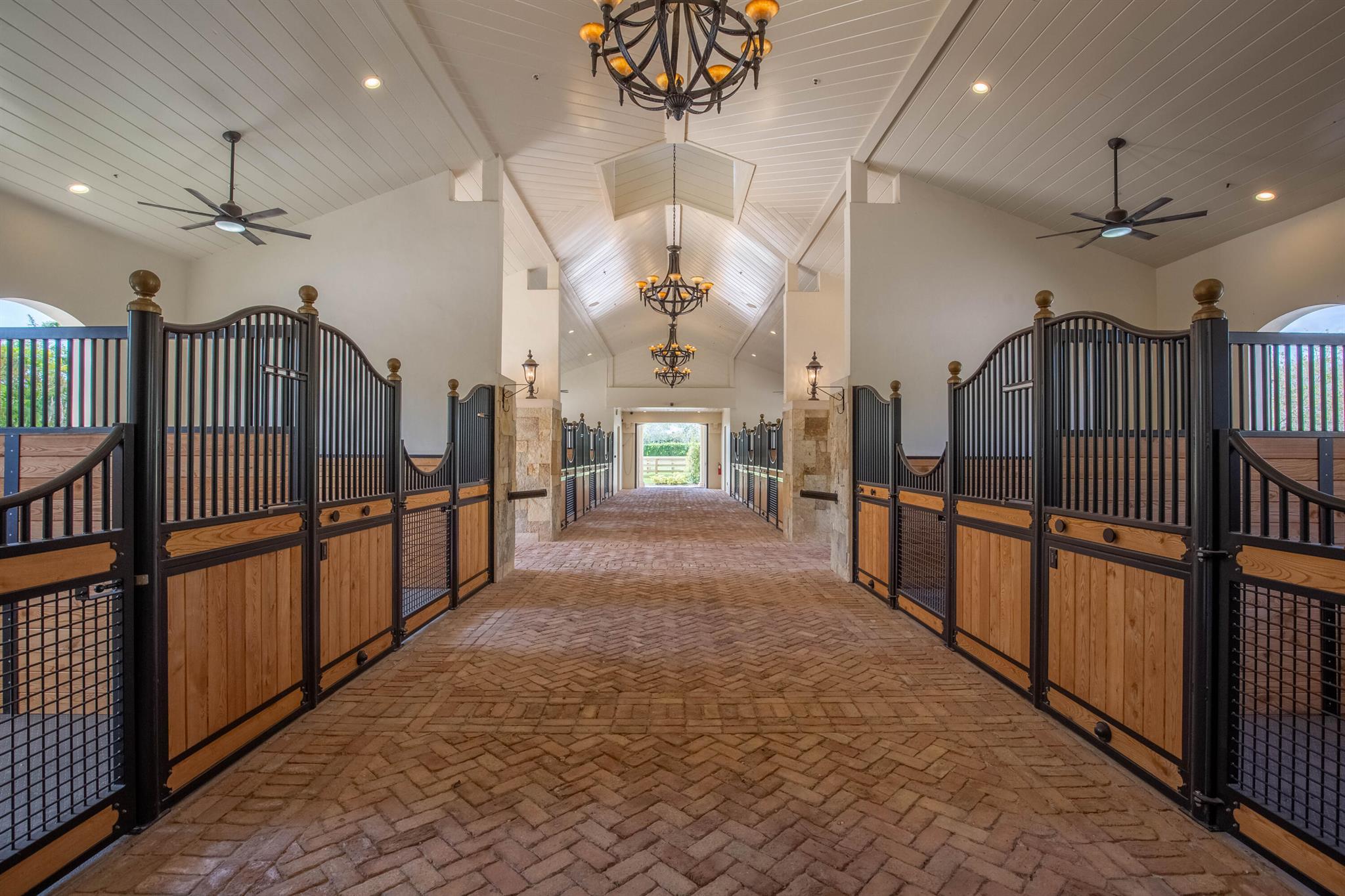 GRAND PRIX FARMS - Residential