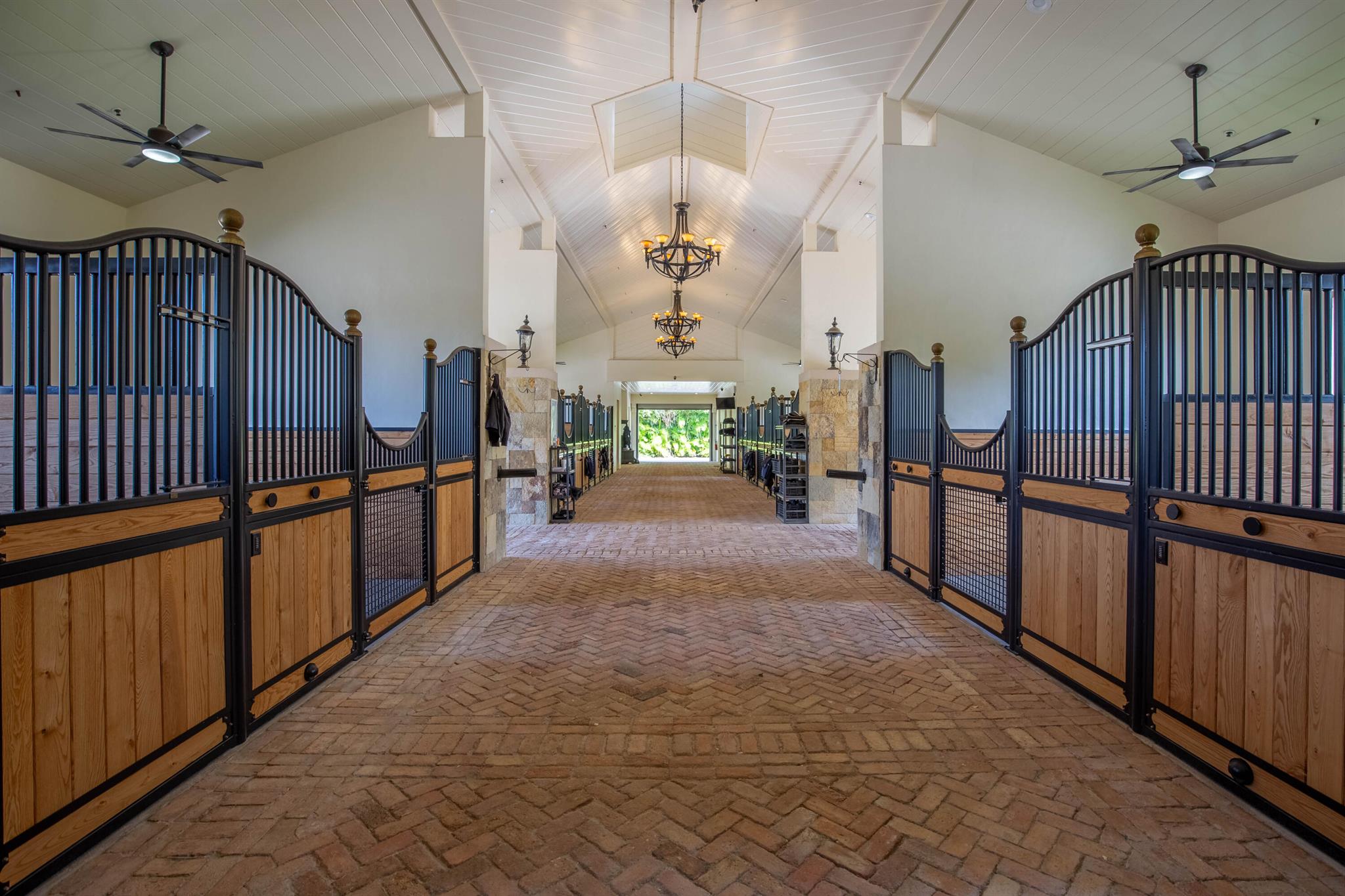 GRAND PRIX FARMS - Residential