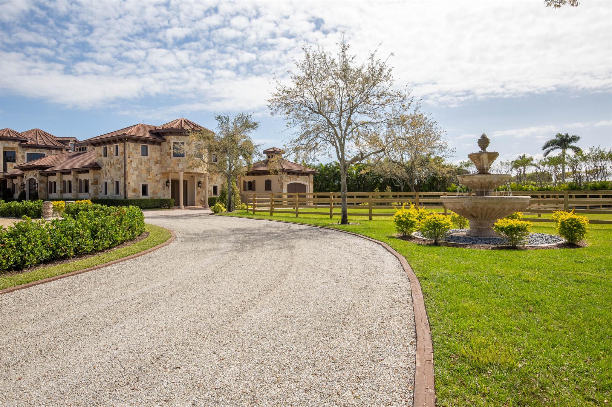 GRAND PRIX FARMS - Residential