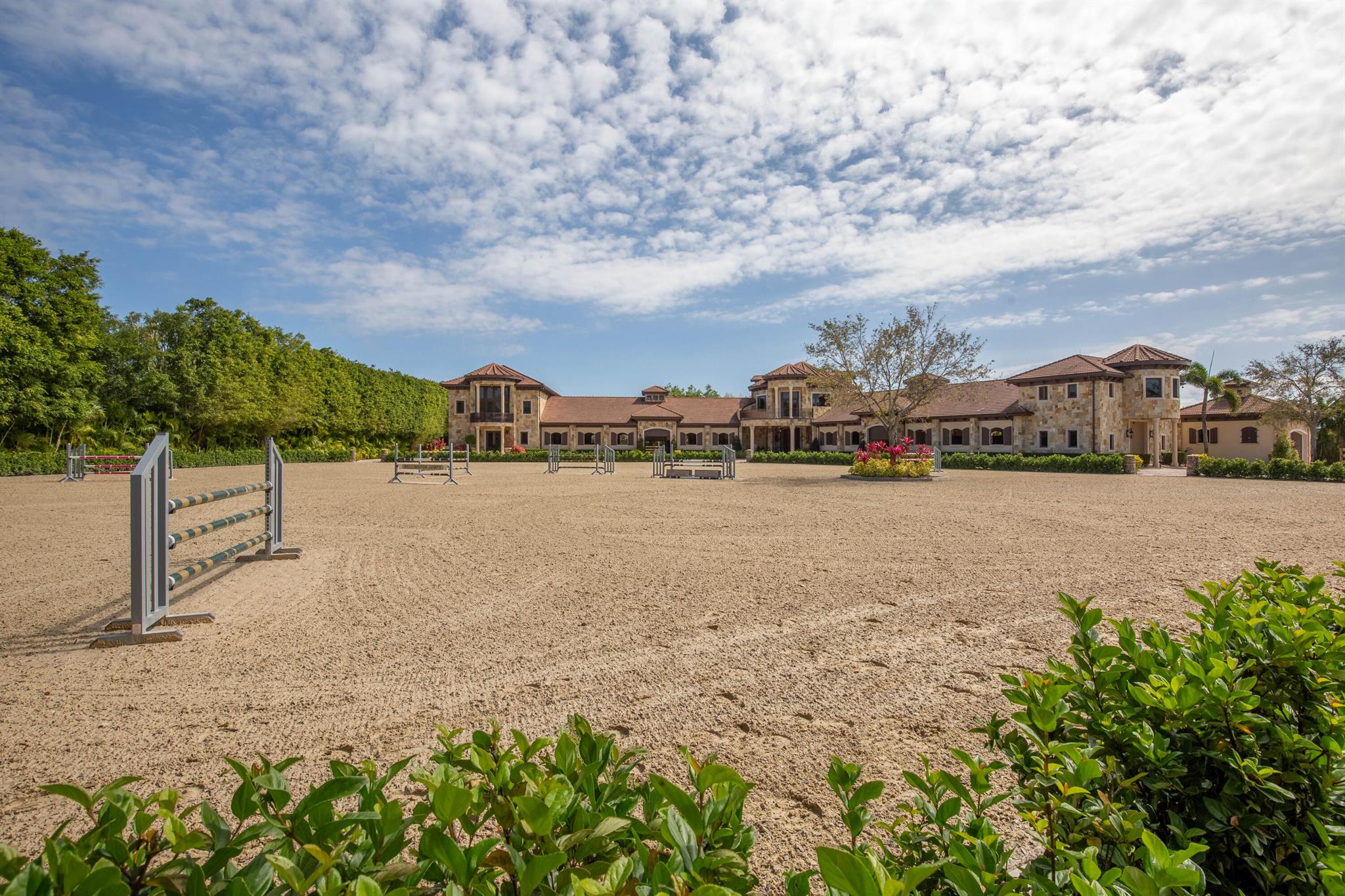 GRAND PRIX FARMS - Residential