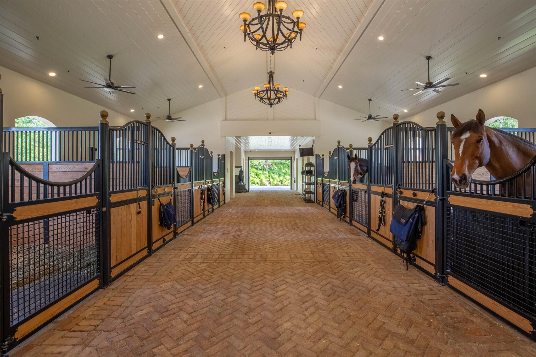 GRAND PRIX FARMS - Residential