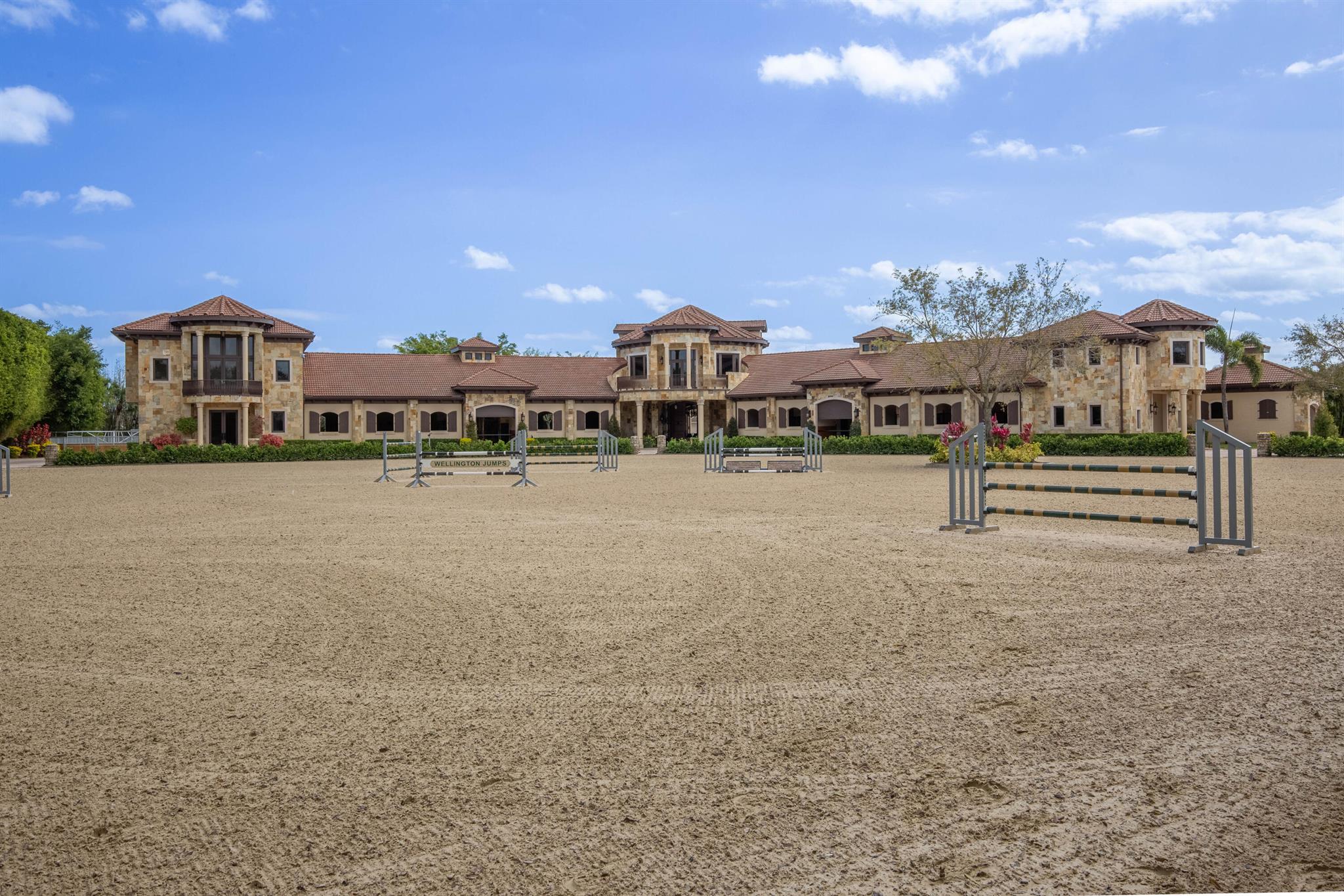 GRAND PRIX FARMS - Residential