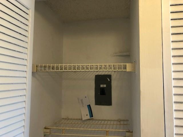 WOODMONT APT HOMES - Residential