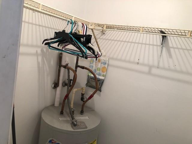 WOODMONT APT HOMES - Residential