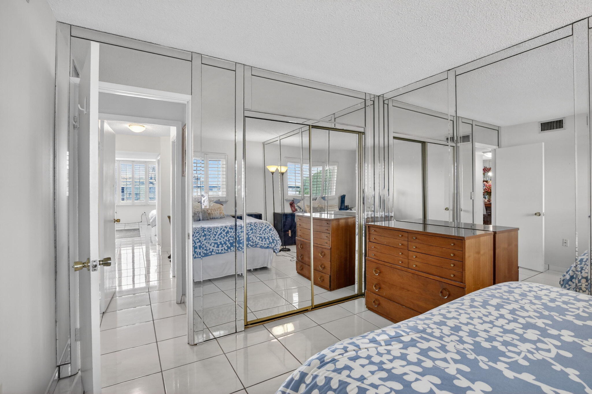 JADE WINDS GROUP BAMBOO GARDENS - Residential
