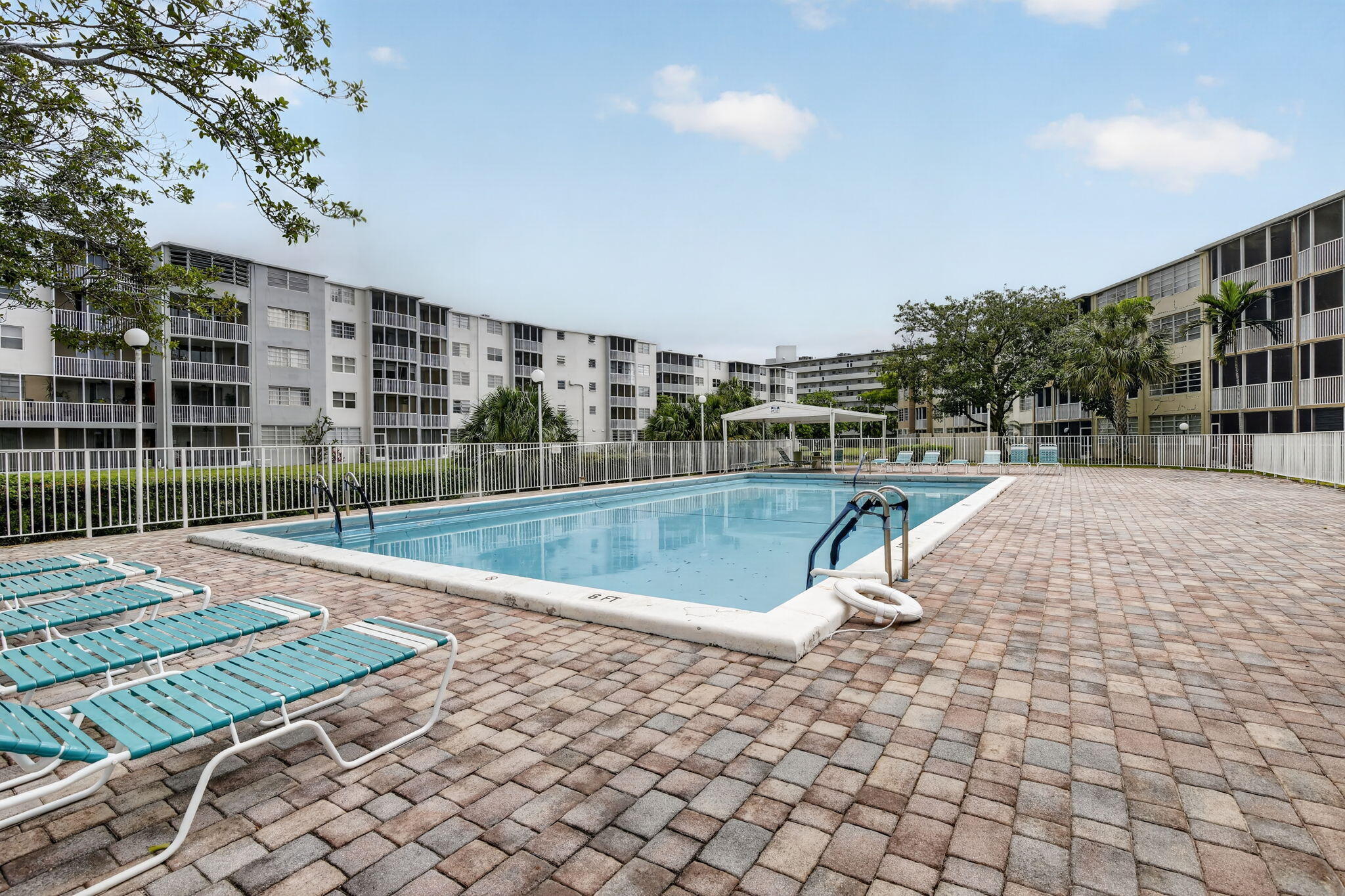 JADE WINDS GROUP BAMBOO GARDENS - Residential