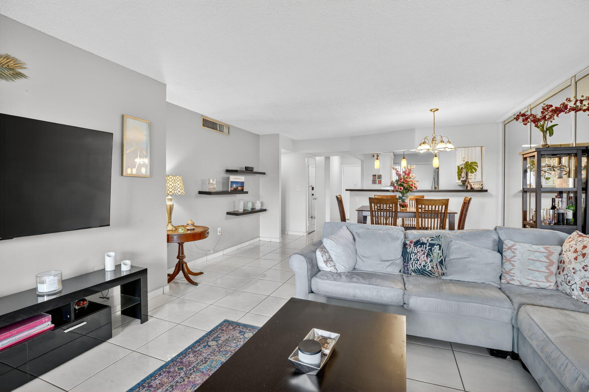 JADE WINDS GROUP BAMBOO GARDENS - Residential