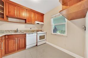 Oriole Golf & Tennis Club - Residential Lease