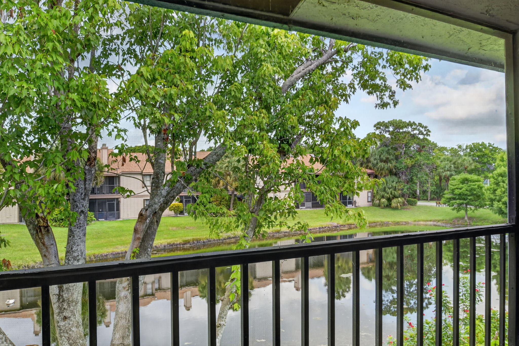 Properties 907 Harbour Pointe Way