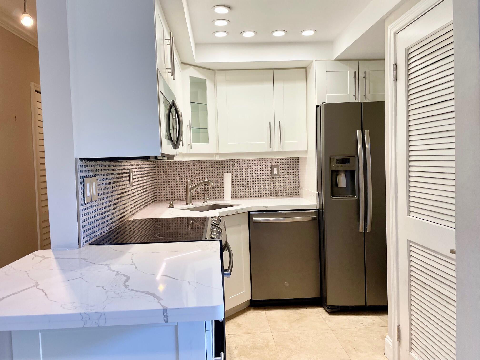 HARBOR VIEW APTS CONDO - Residential