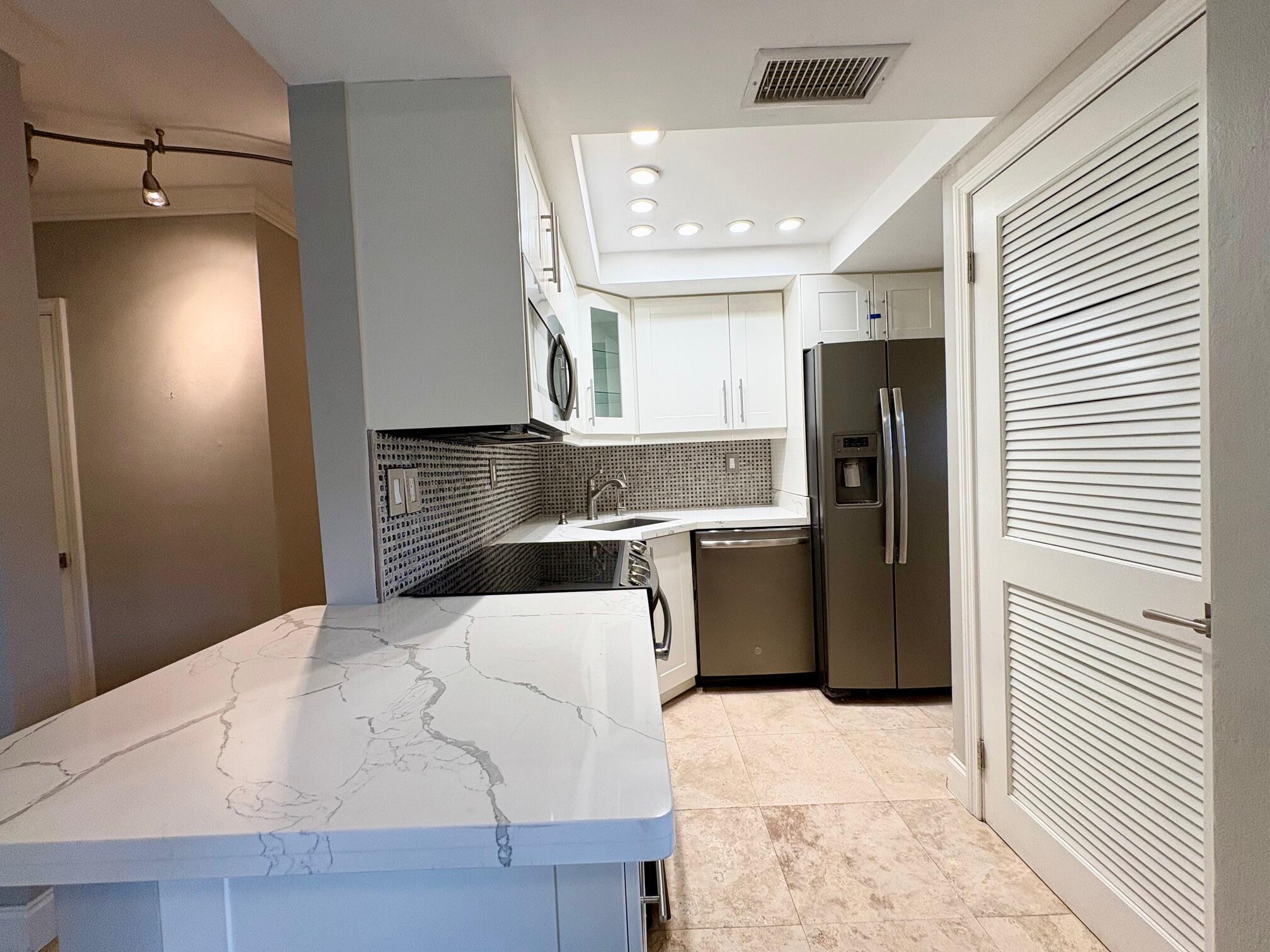 HARBOR VIEW APTS CONDO - Residential