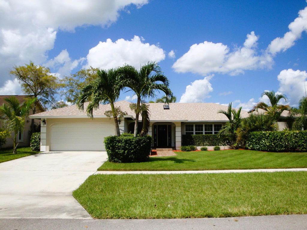 Photo of 14519 Larkspur Lane, Wellington, FL 33414 (MLS # R10922940)