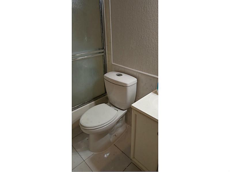 WINDING LAKE 2 AT WELLEBY - Residential Lease