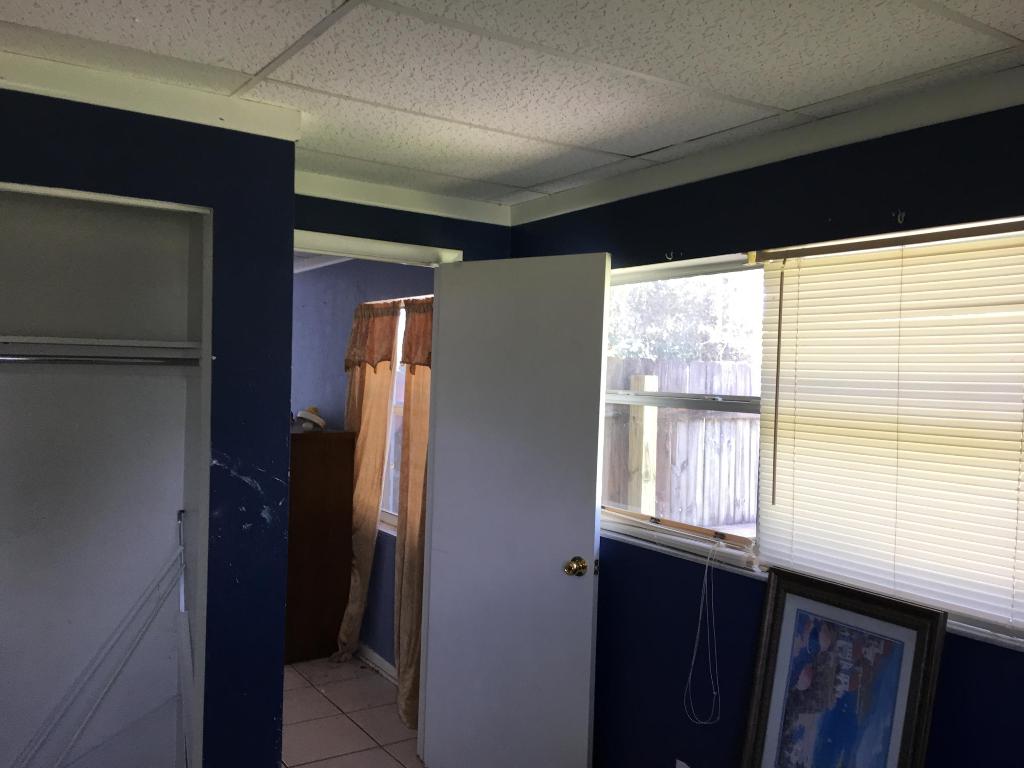 RIVER PARK UNIT 5 - Residential Lease