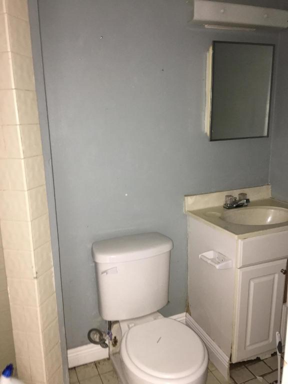 RIVER PARK UNIT 5 - Residential Lease