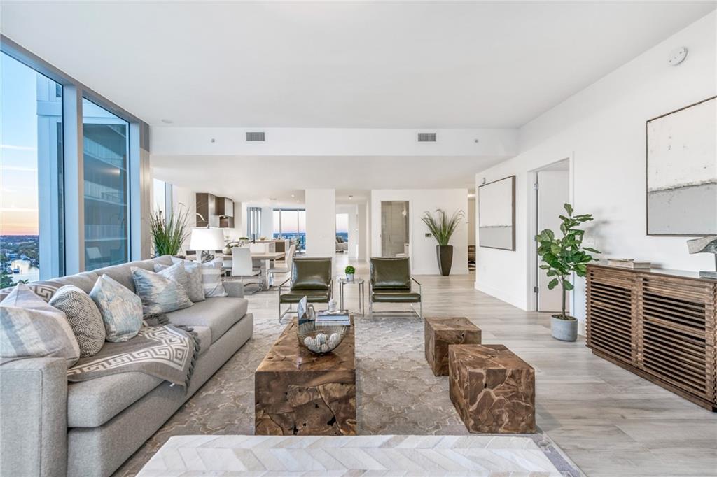 AUBERGE - Residential