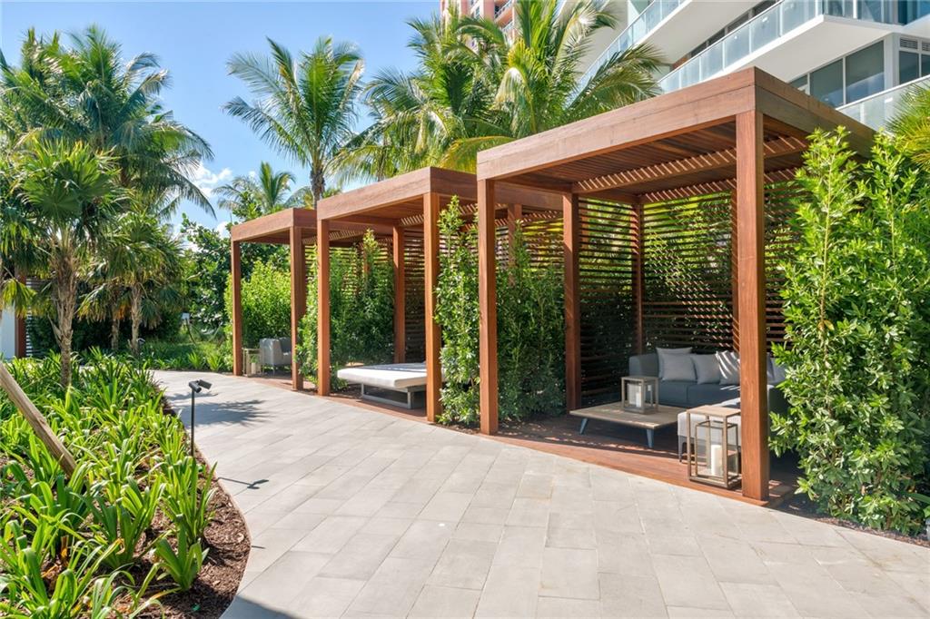 AUBERGE - Residential