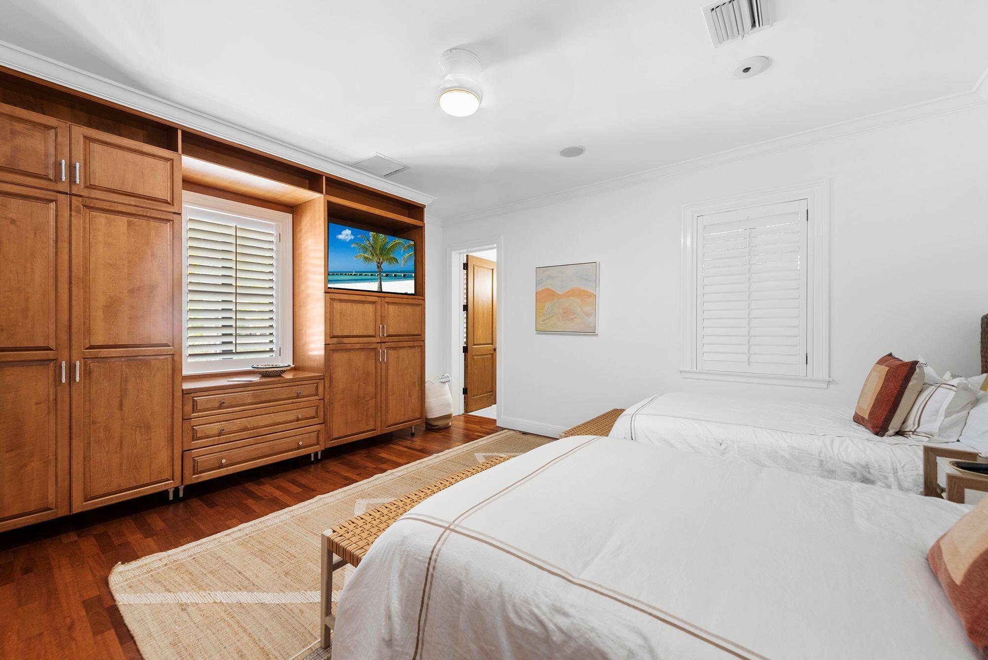 HARBOR EST - Residential Lease