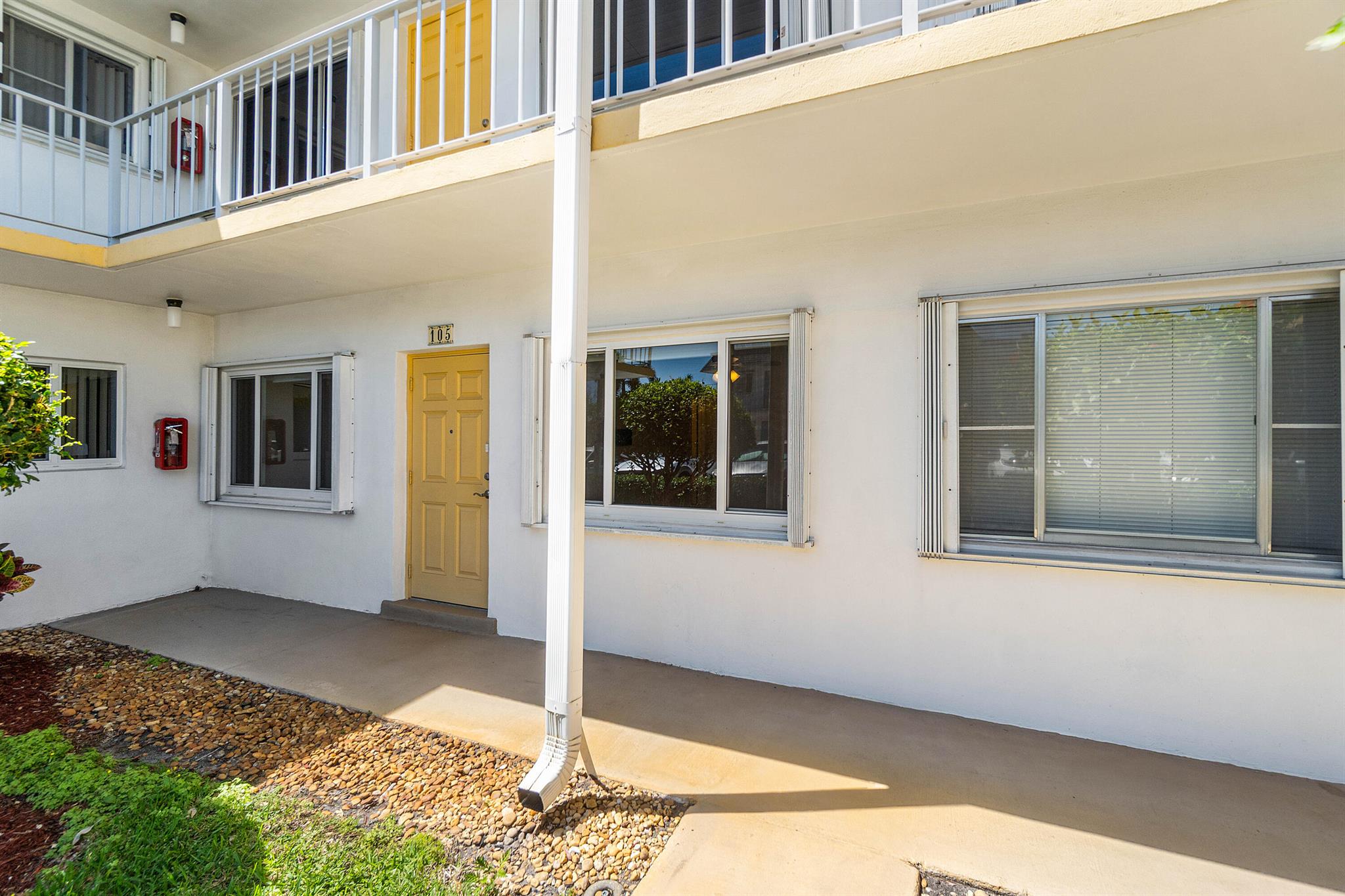 View photos, virtual tours, details... 3240 Lake Osborne Drive 105