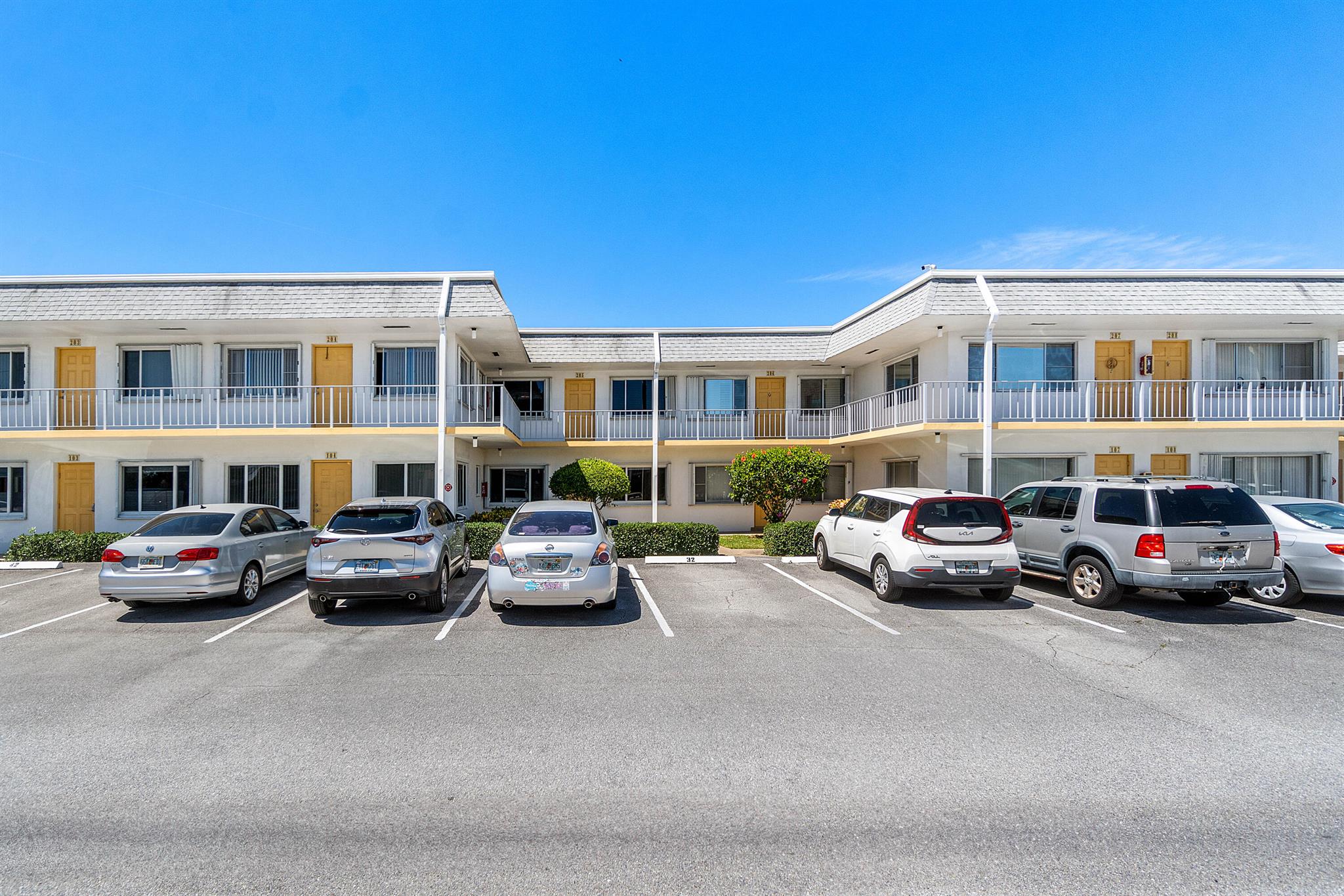 View photos, virtual tours, details... 3240 Lake Osborne Drive 105