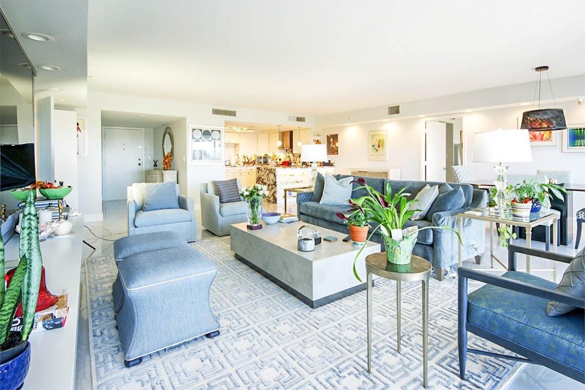 2450 Presidential Way 1006