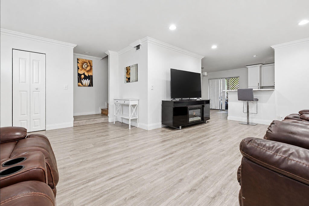 3305 MALLARD CLOSE 54