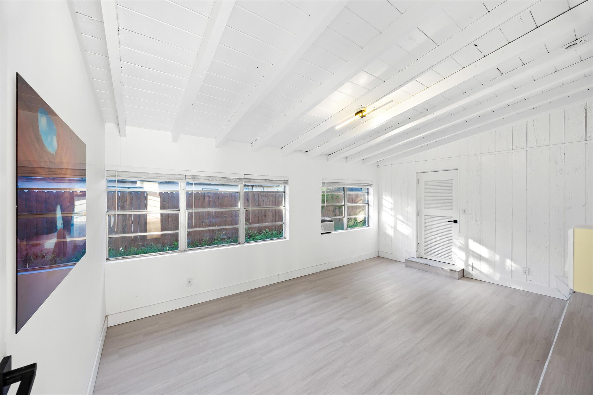North Central Hollywood - Residential Lease