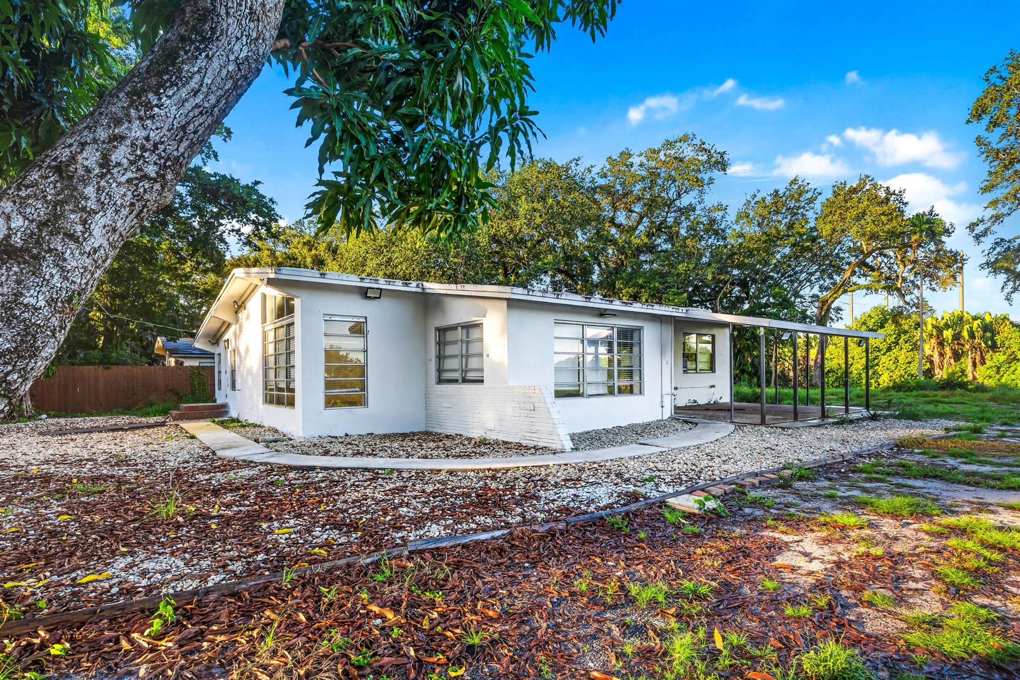 North Central Hollywood - Residential Lease