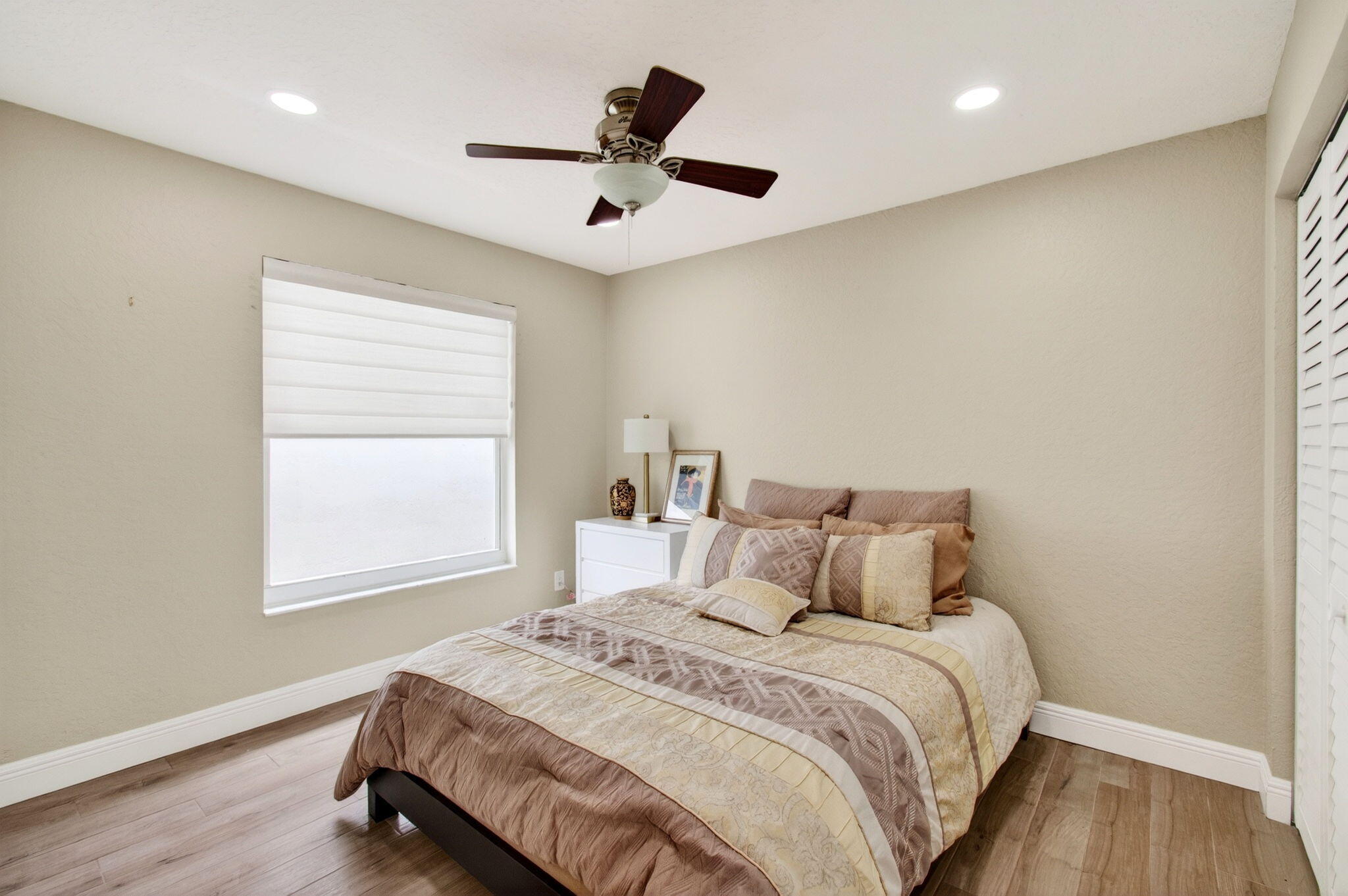 SYMPHONY BAY - Residential