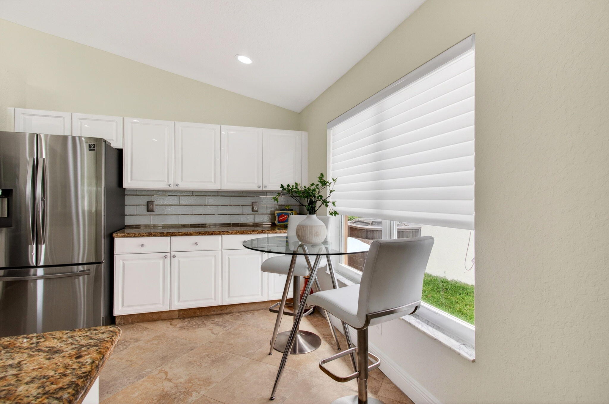 SYMPHONY BAY - Residential