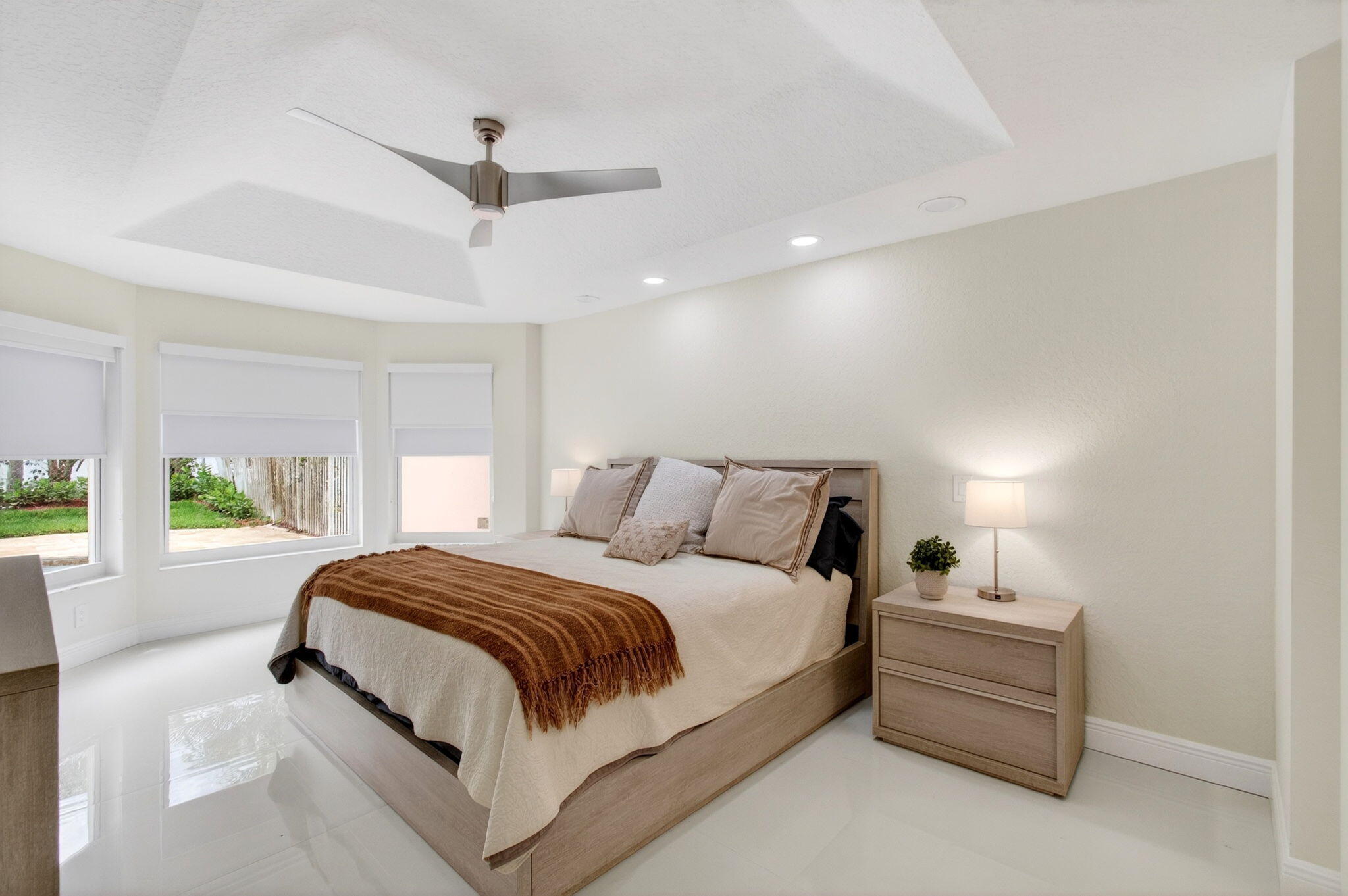 SYMPHONY BAY - Residential