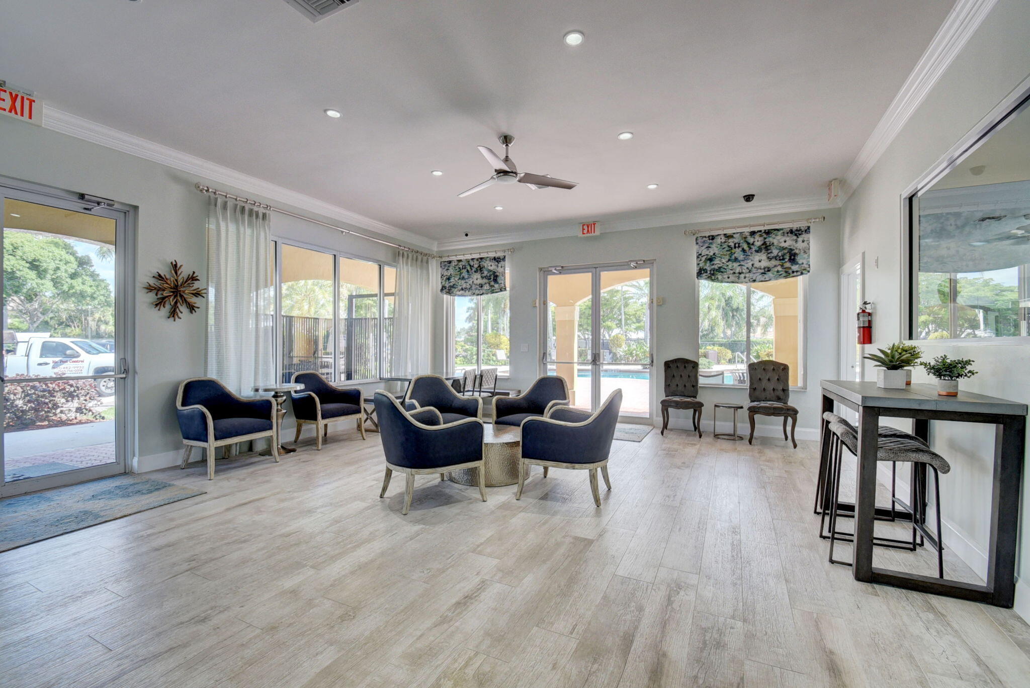 SYMPHONY BAY - Residential