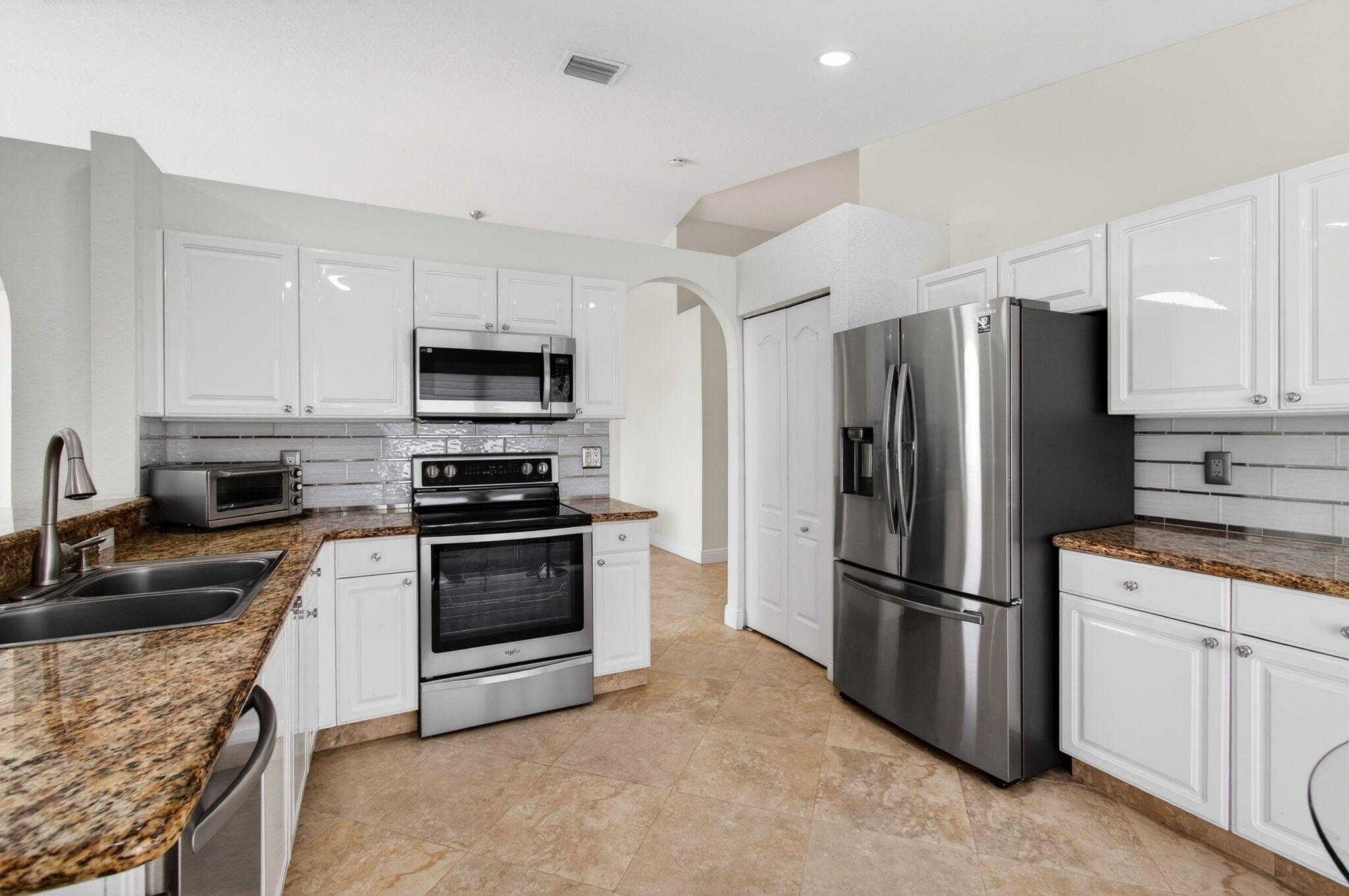 SYMPHONY BAY - Residential