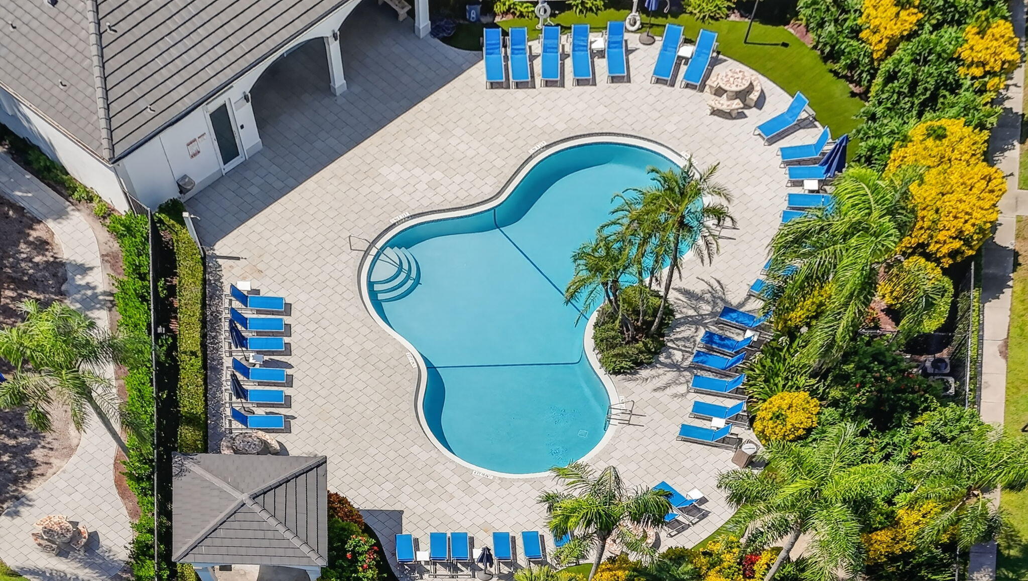 SYMPHONY BAY - Residential