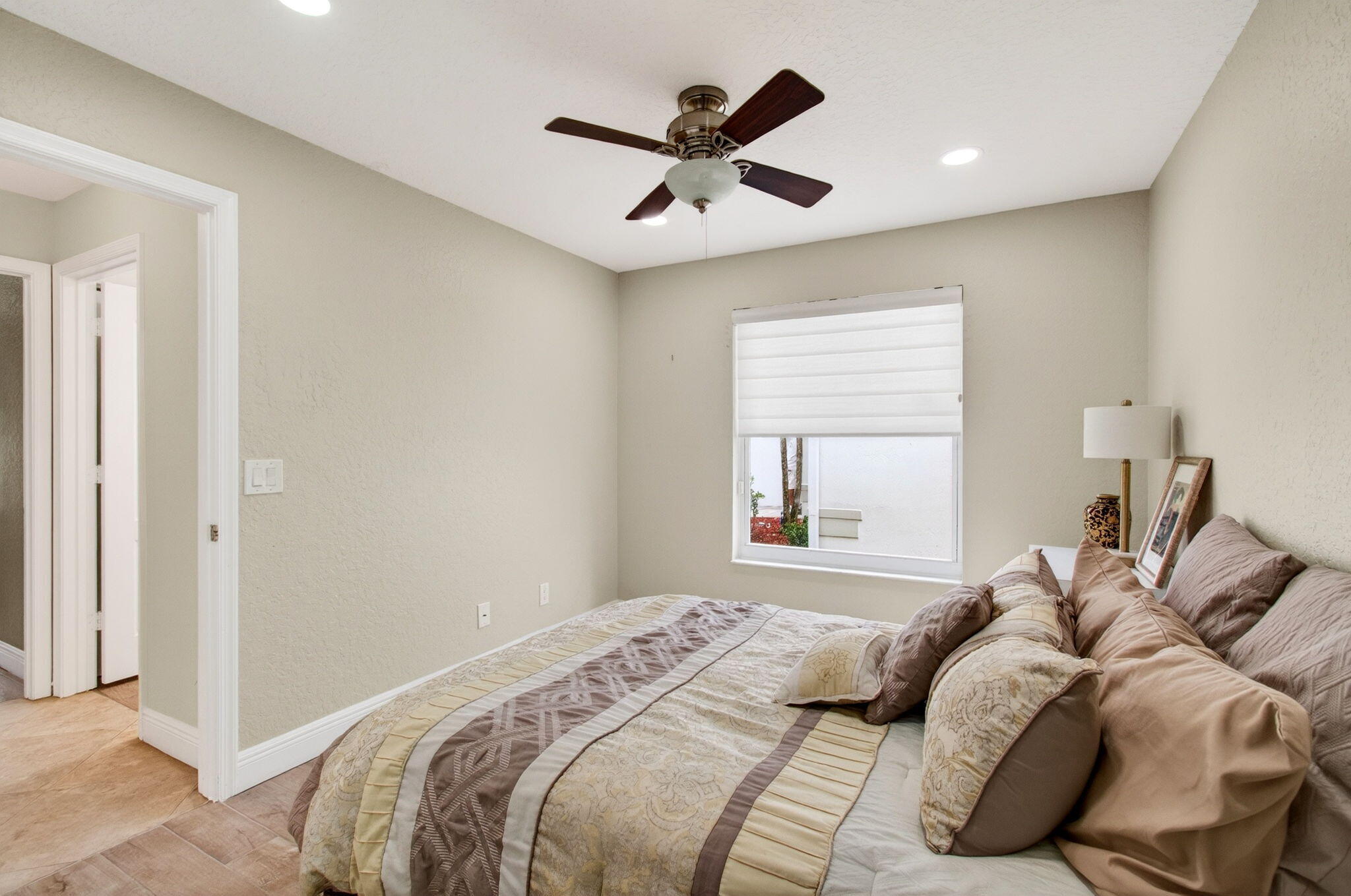 SYMPHONY BAY - Residential