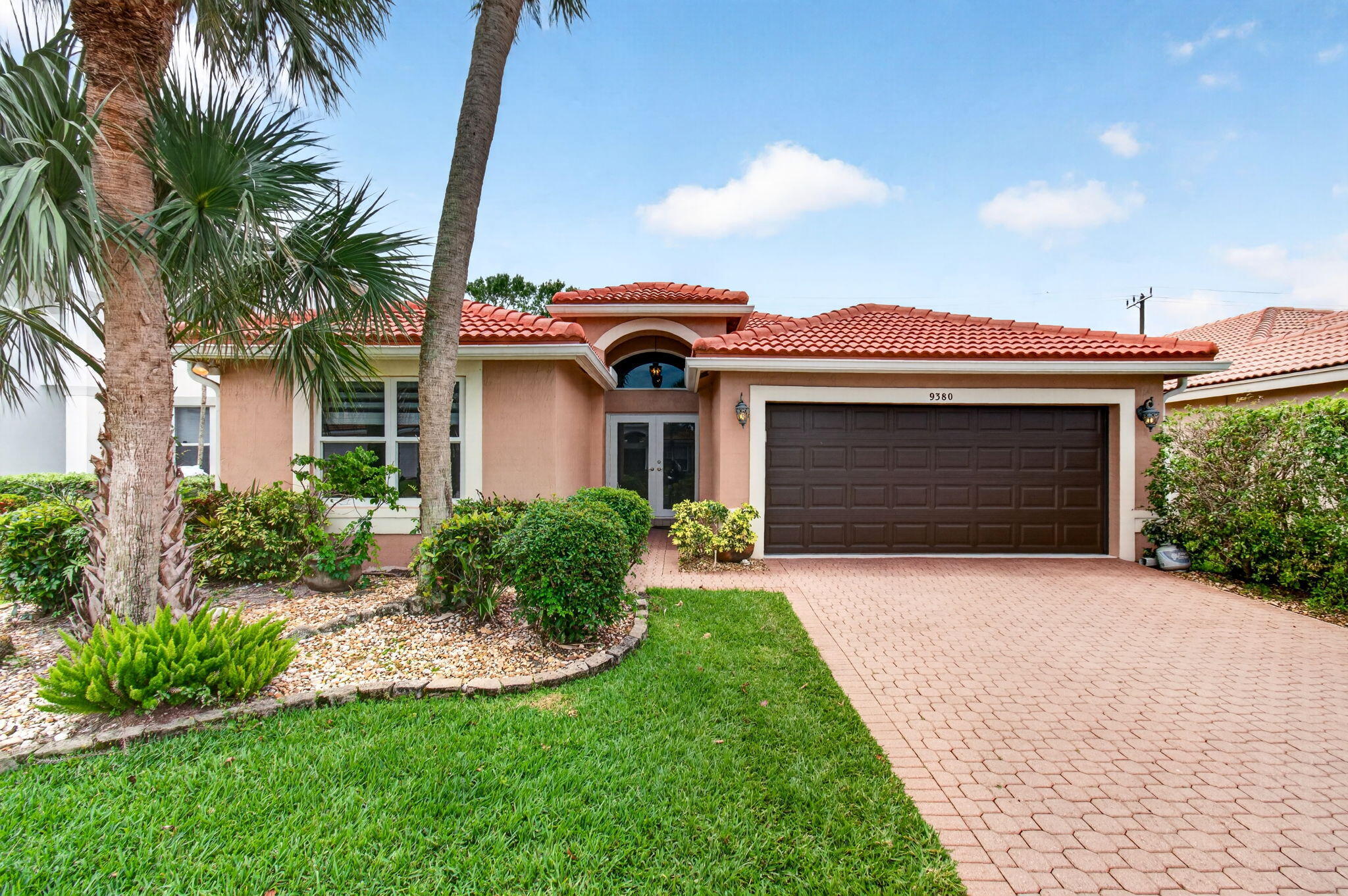 SYMPHONY BAY - Residential