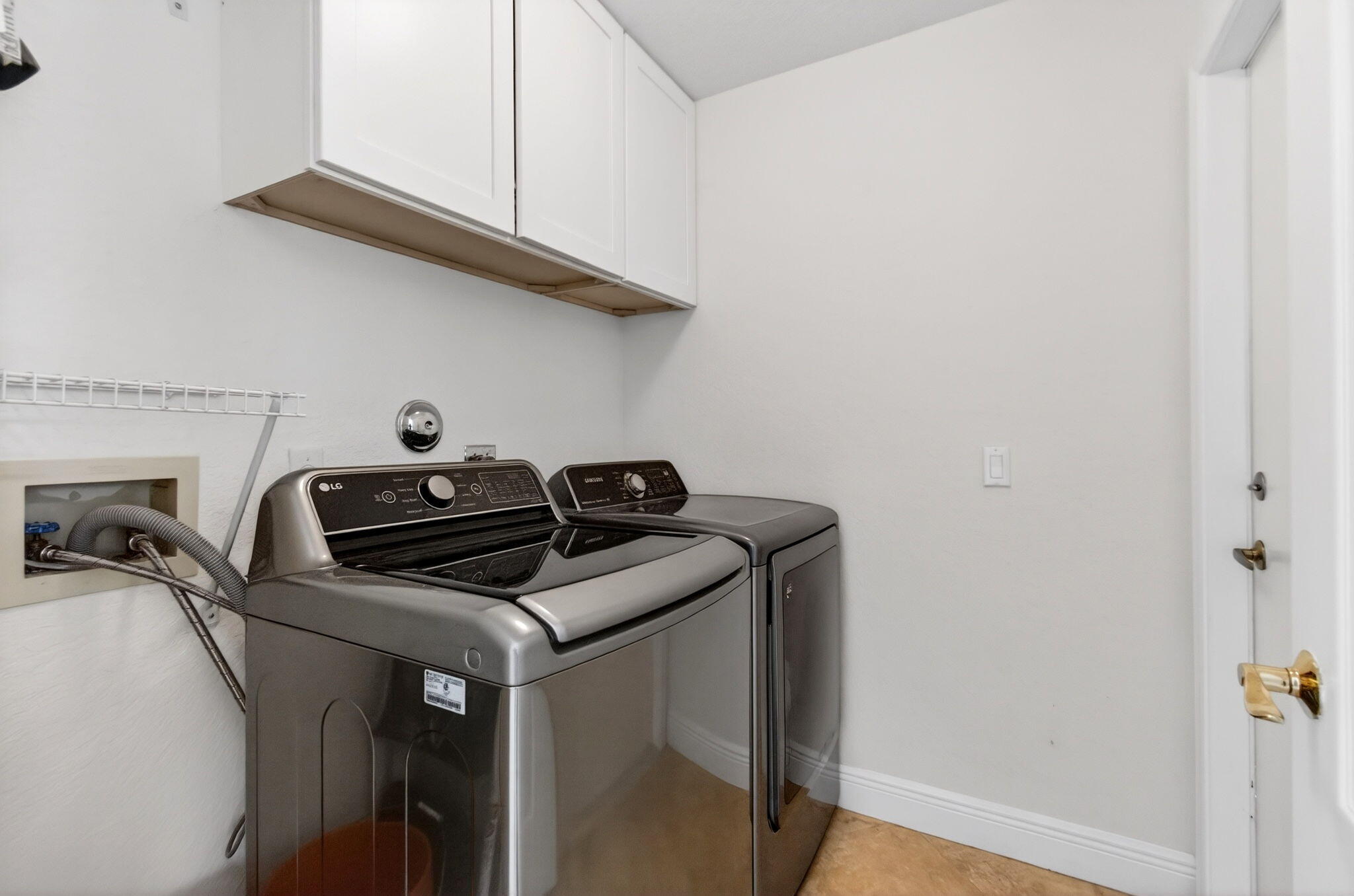 SYMPHONY BAY - Residential