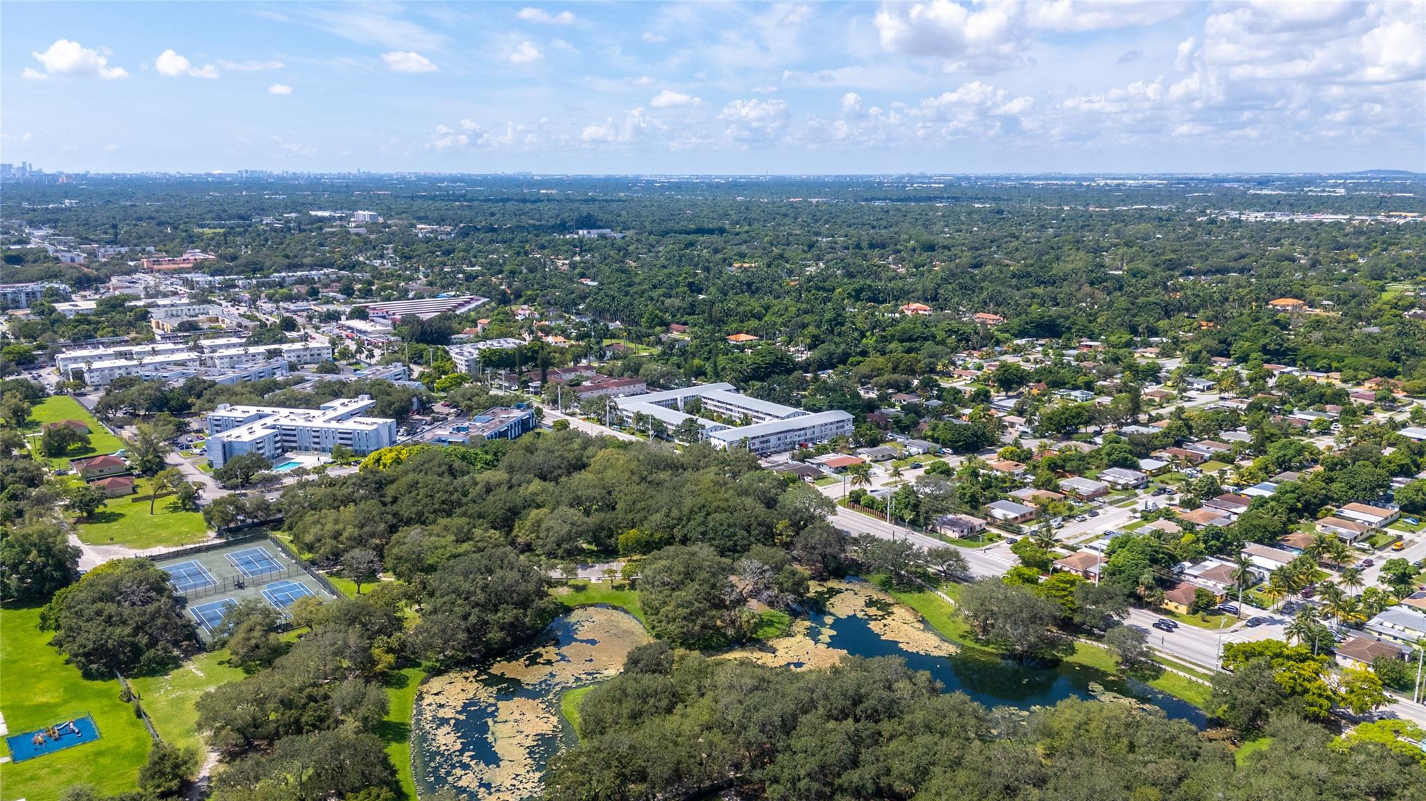 GOLDEN TOWERS - Residential