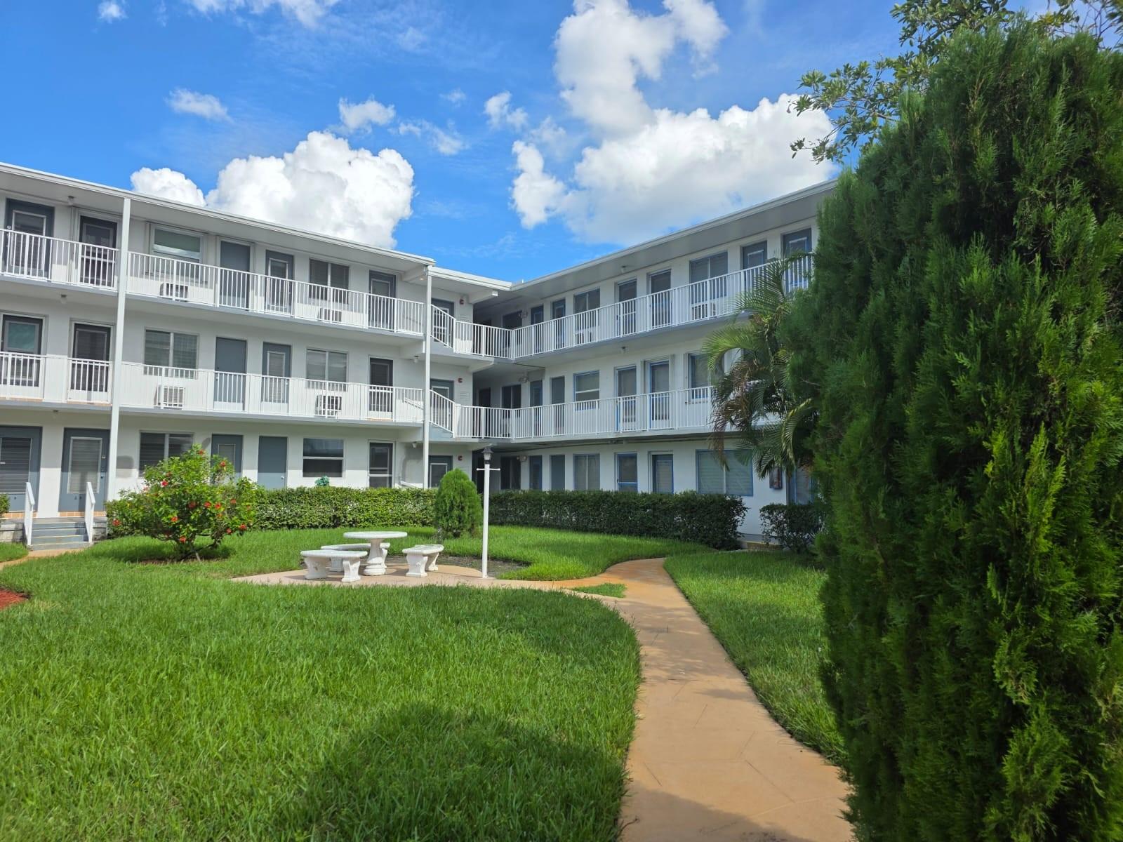 GOLDEN TOWERS - Residential