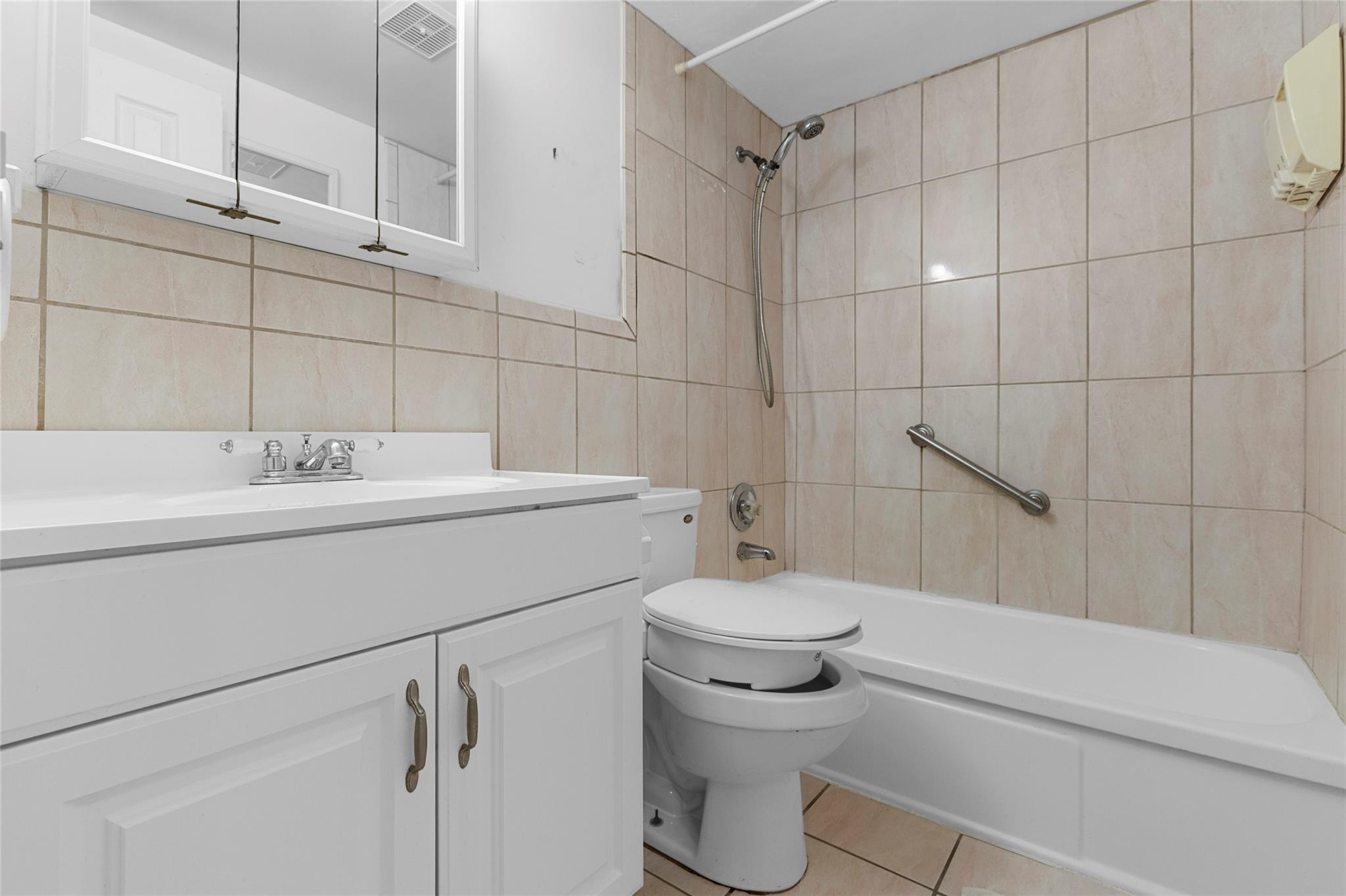 GOLDEN TOWERS - Residential