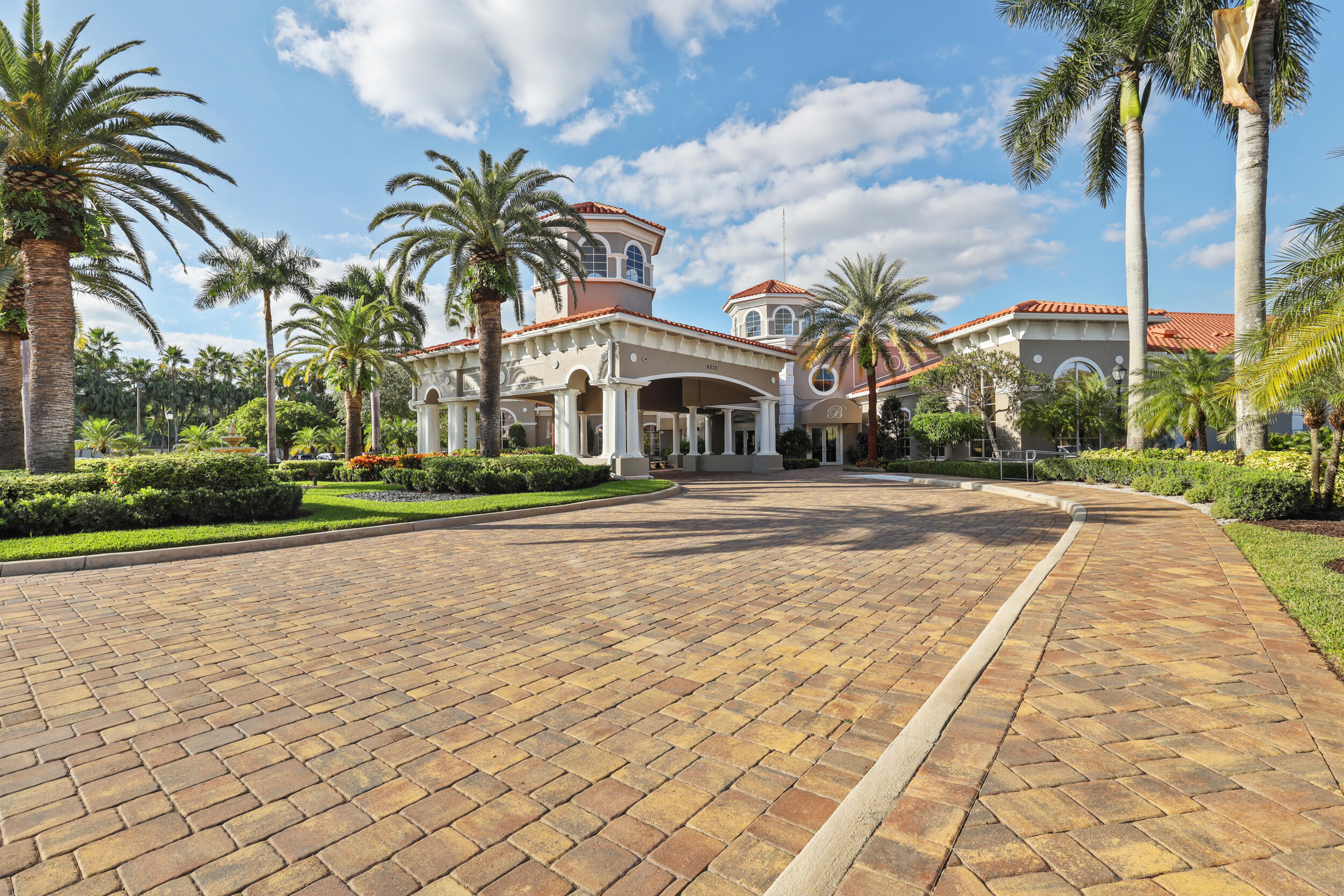 TOWNE PARK TR IA - Residential Lease