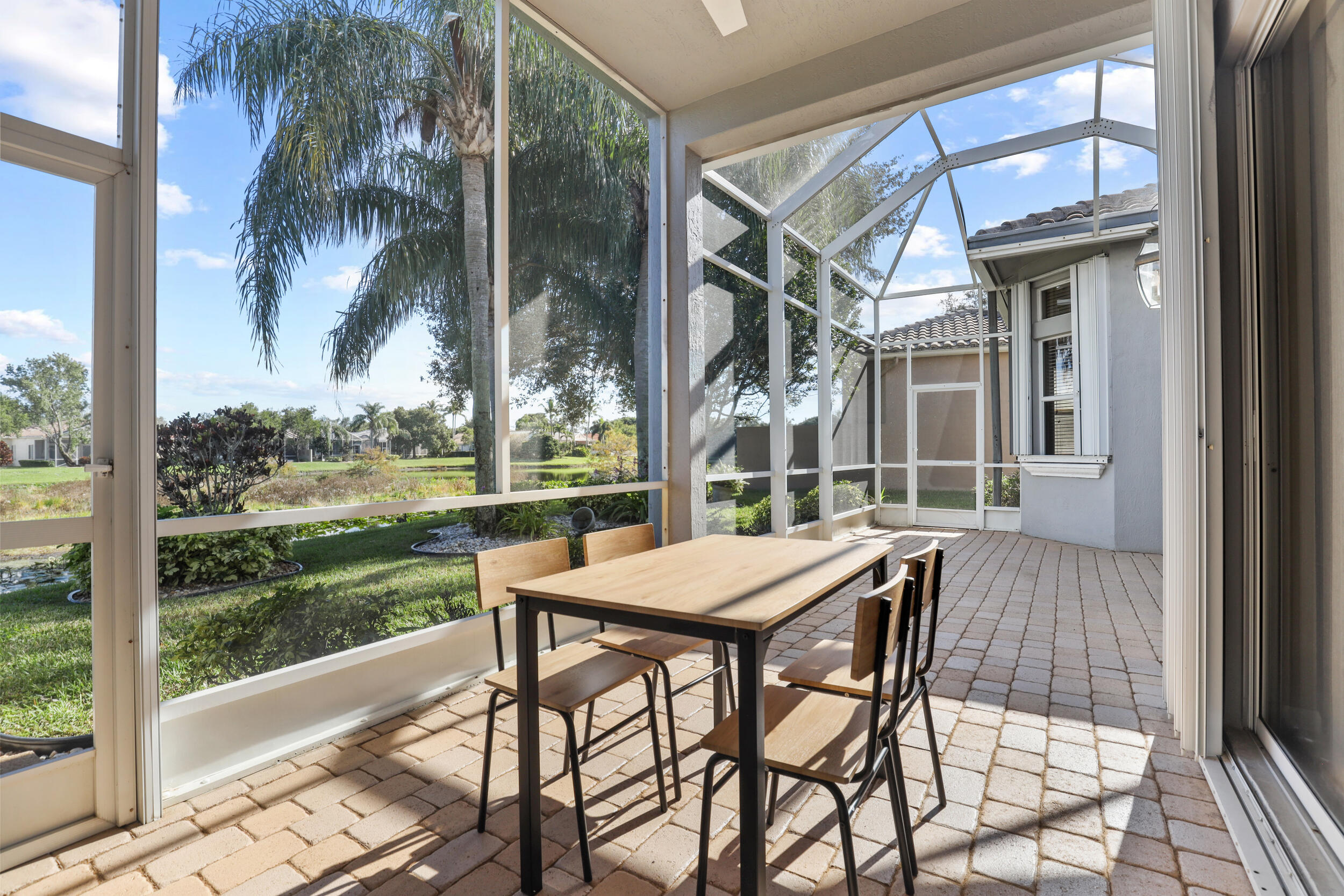 TOWNE PARK TR IA - Residential Lease